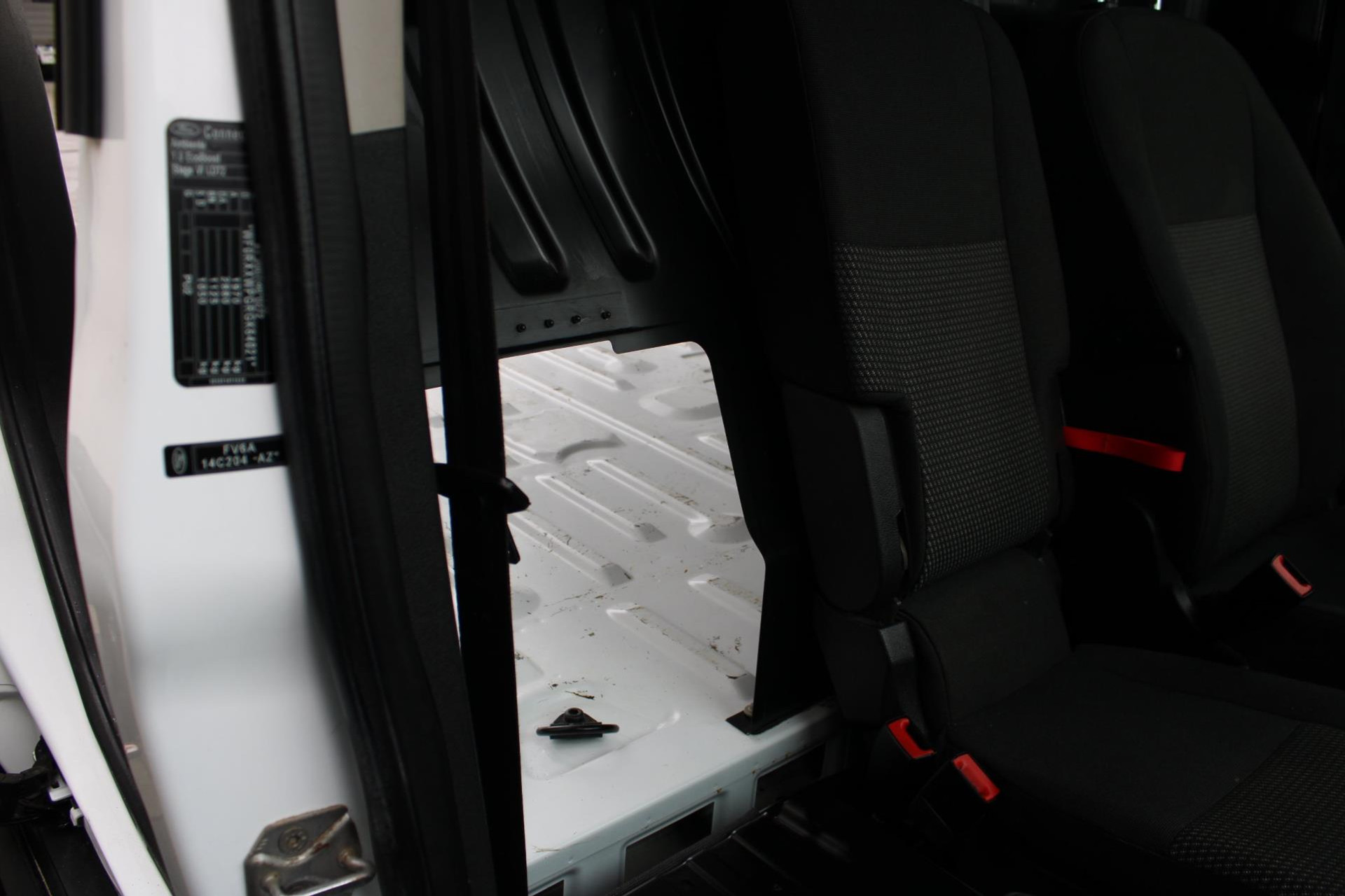 37346245-25.jpg
