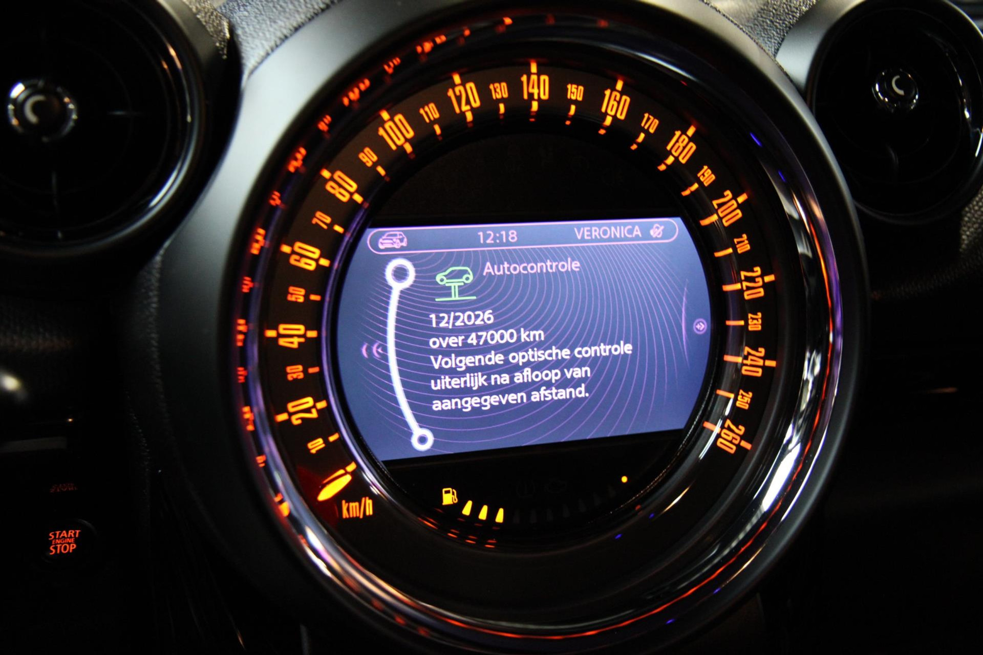 42157359-15.jpg