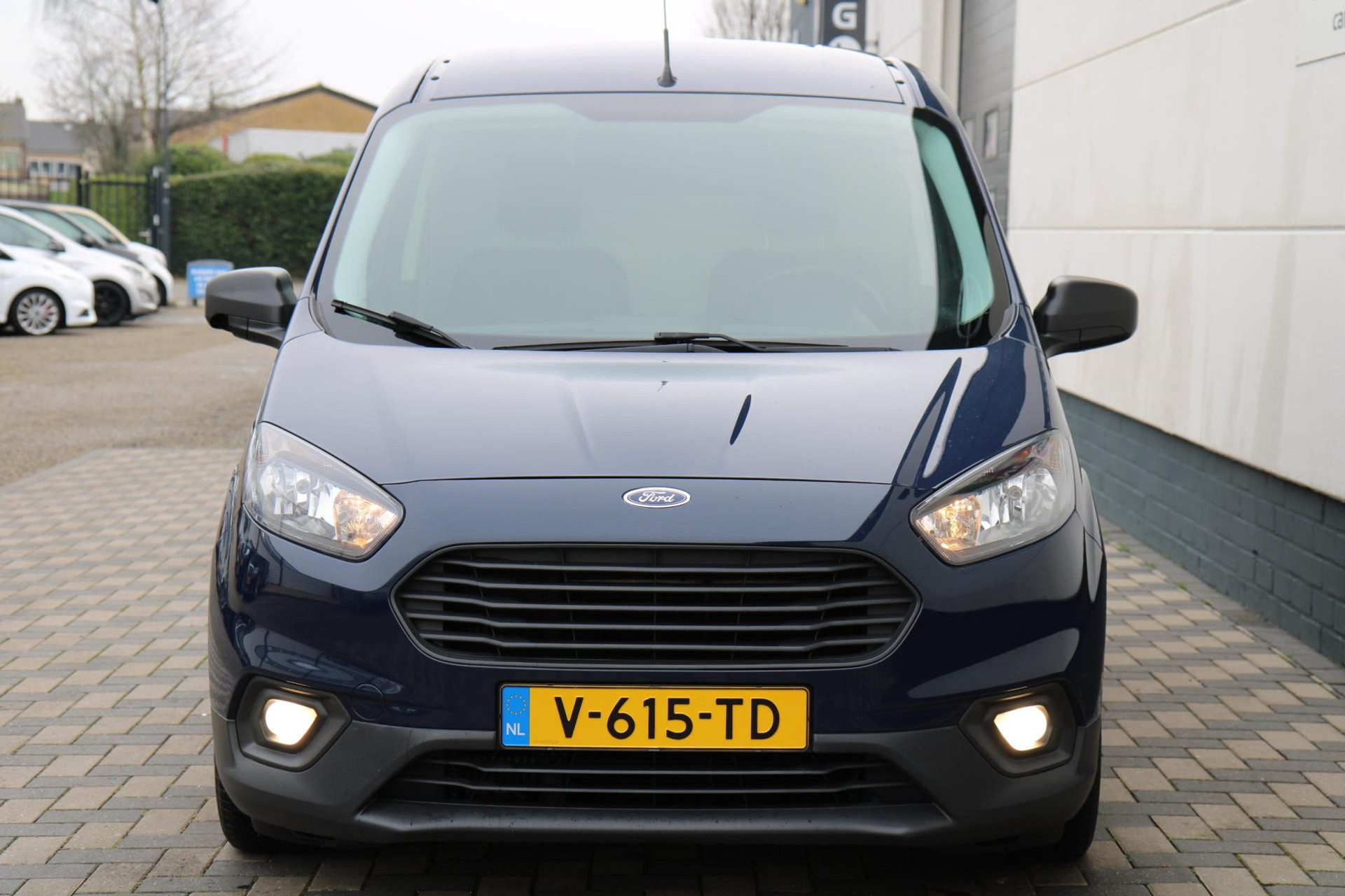 42166424-35.jpg