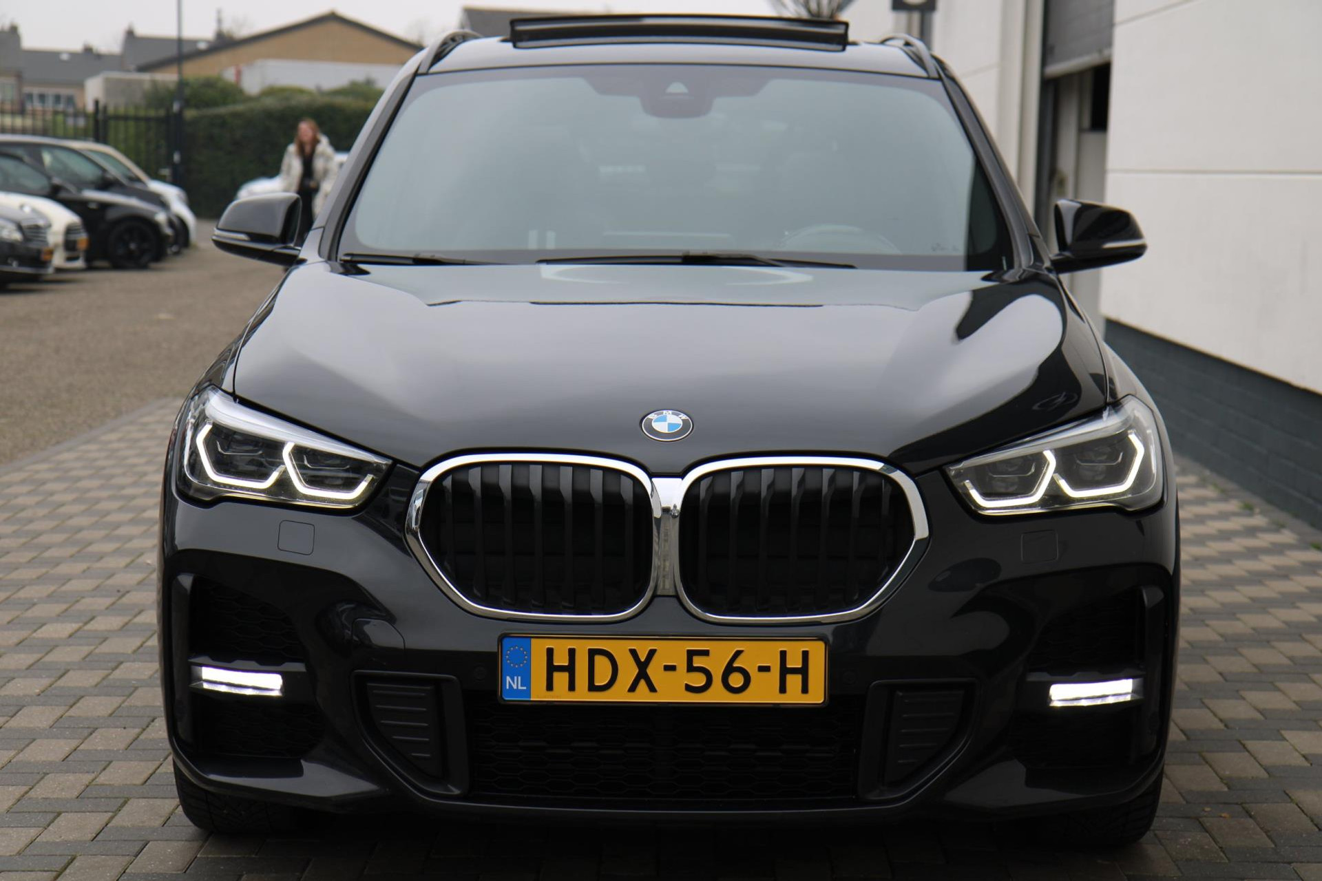 42318417-38.jpg