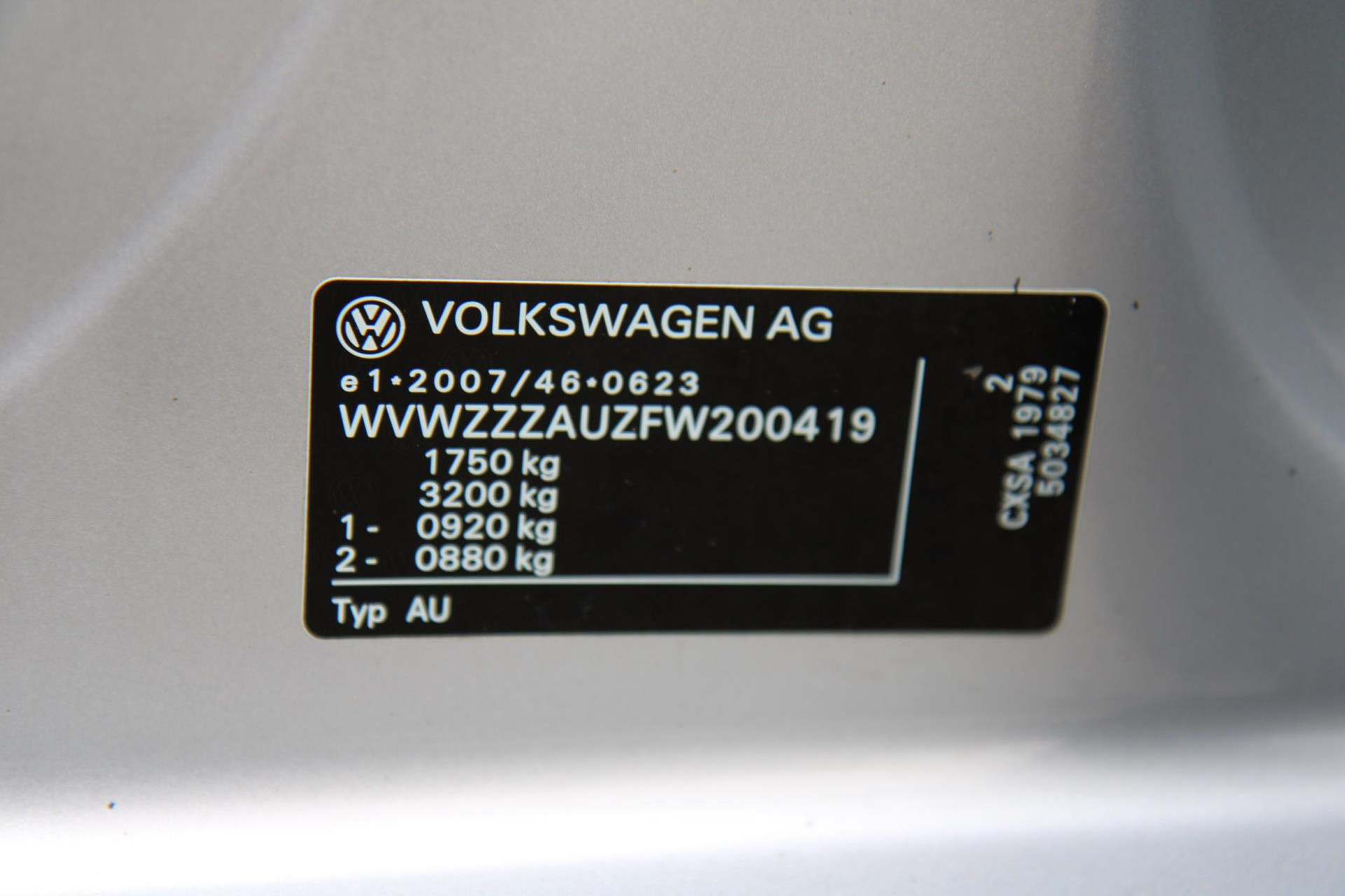 42588505-30.jpg