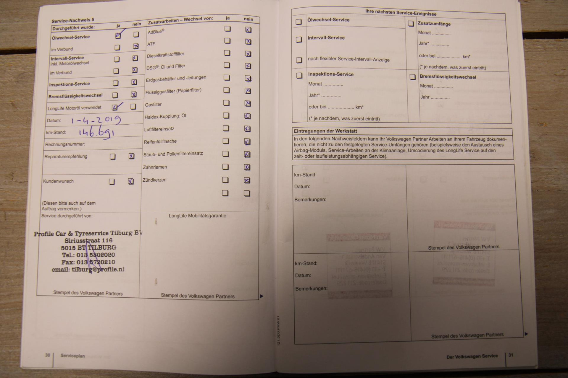 42591550-39.jpg