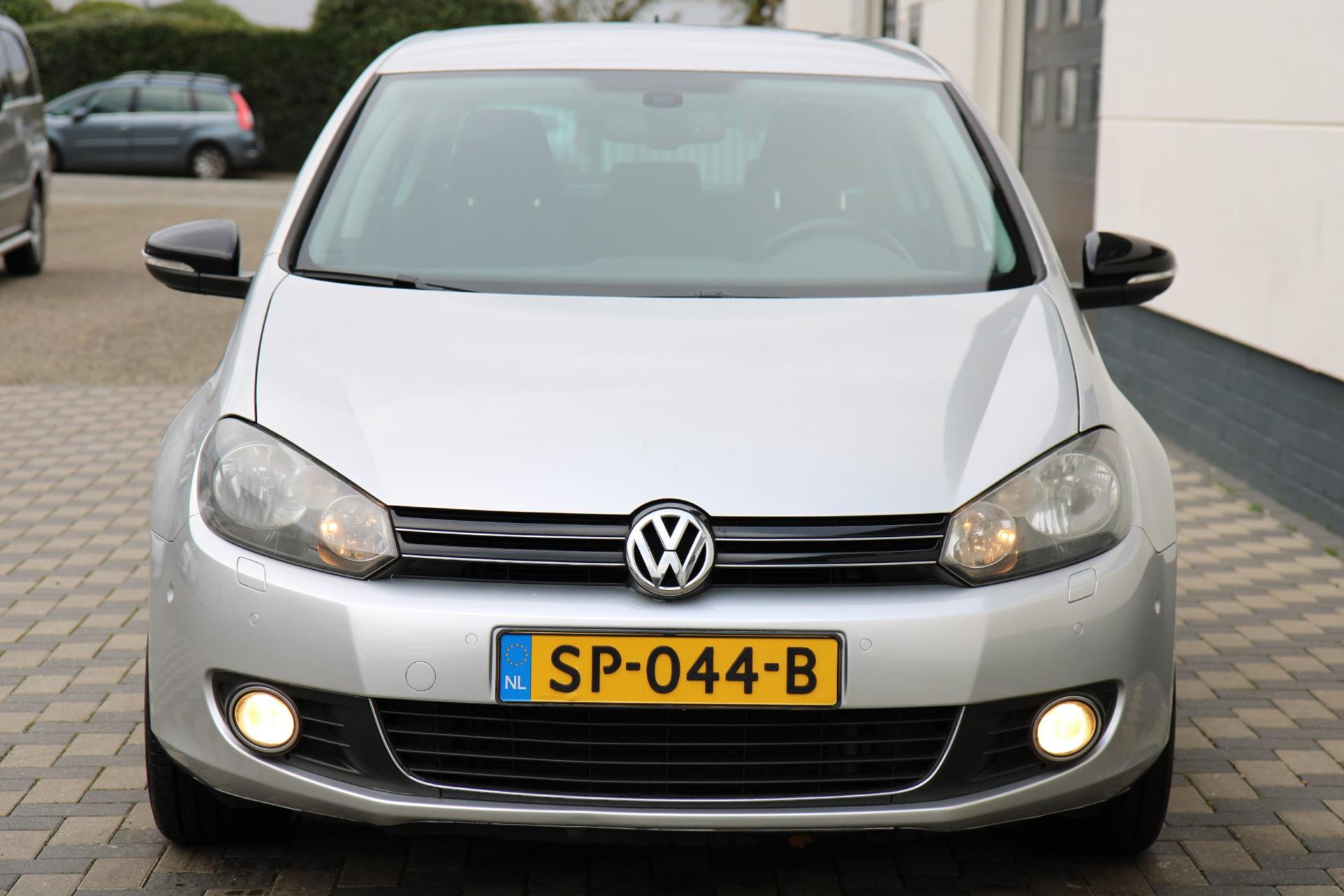 42591550-45.jpg