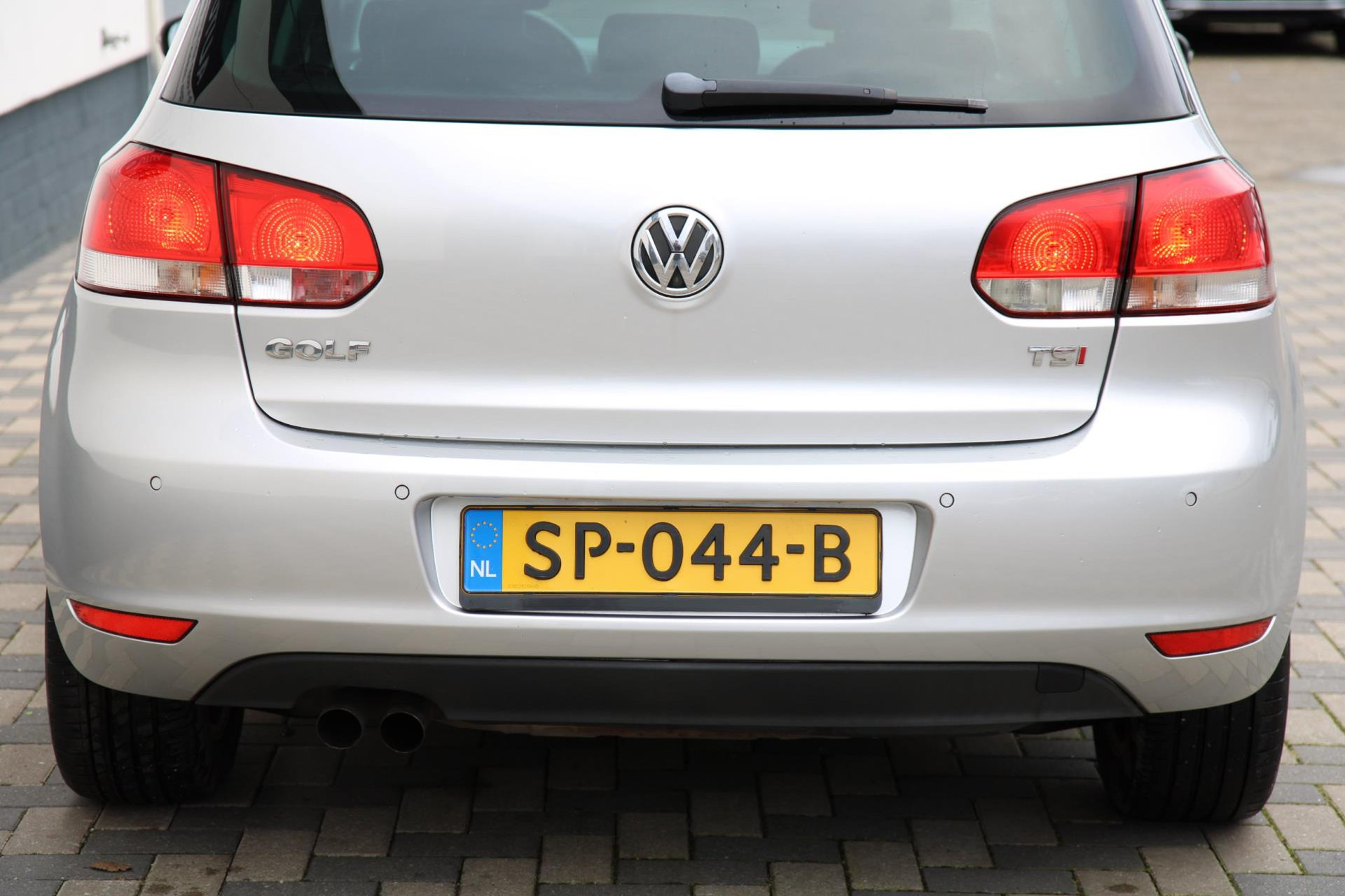 42591550-55.jpg