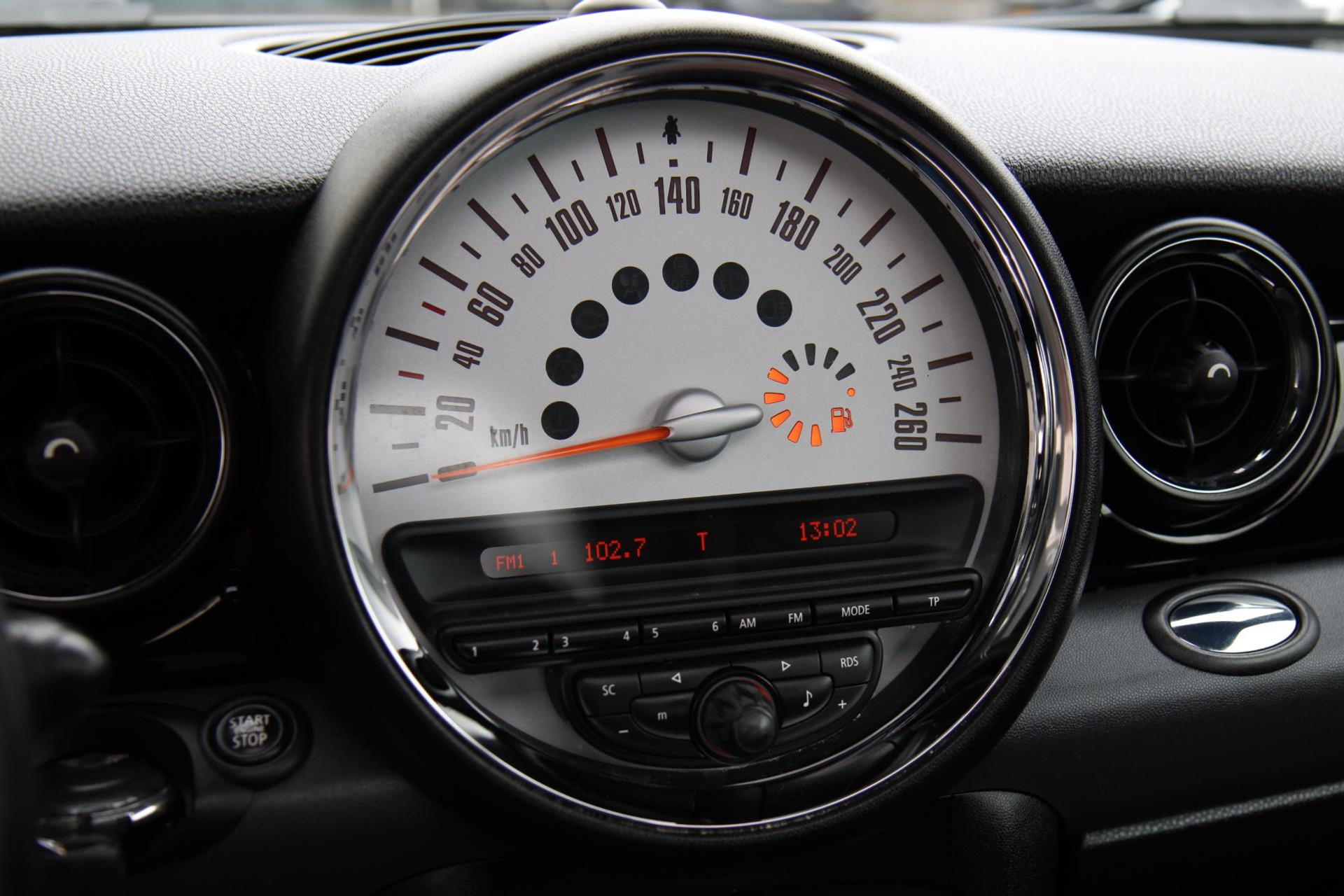 42880585-20.jpg
