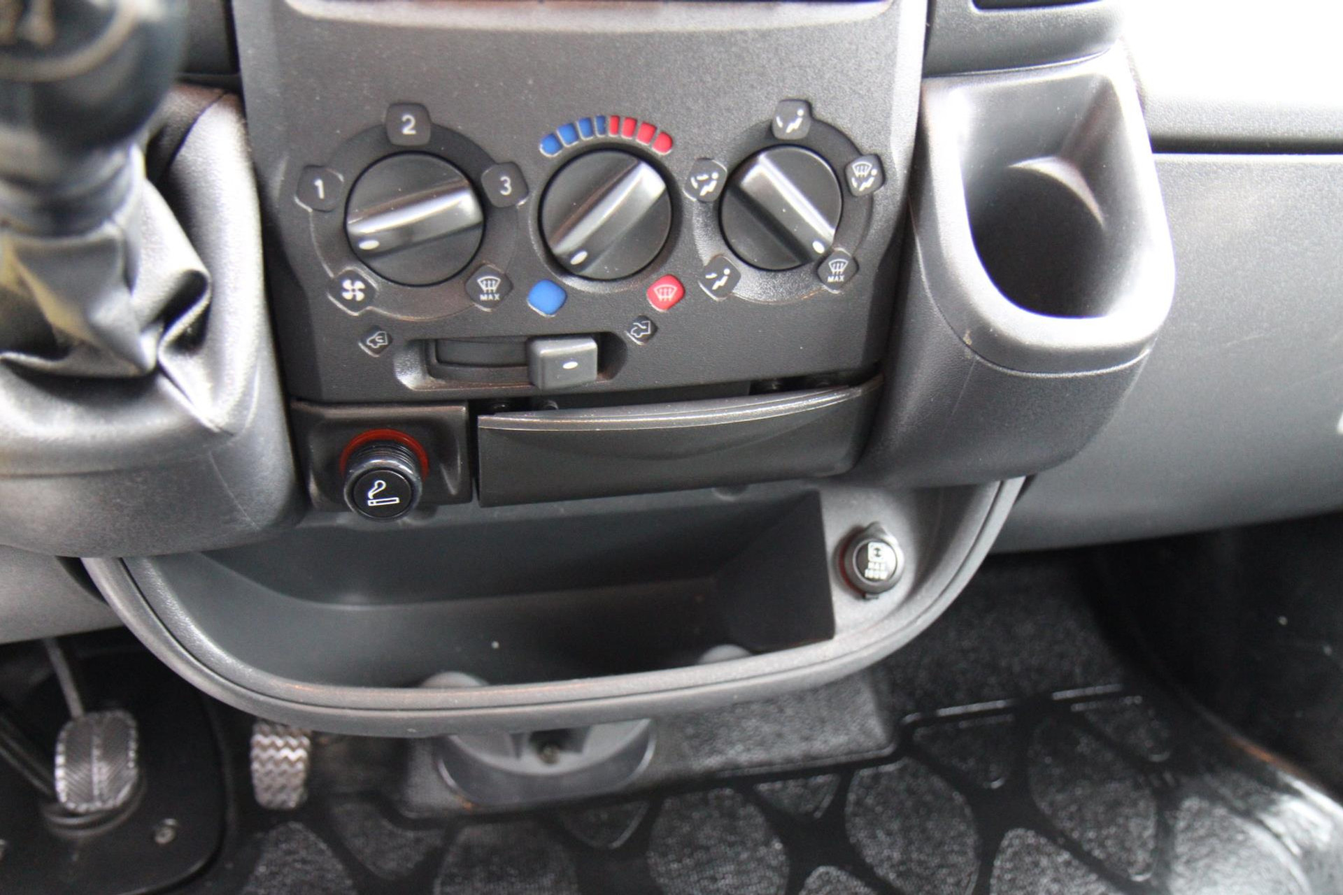 42974676-14.jpg