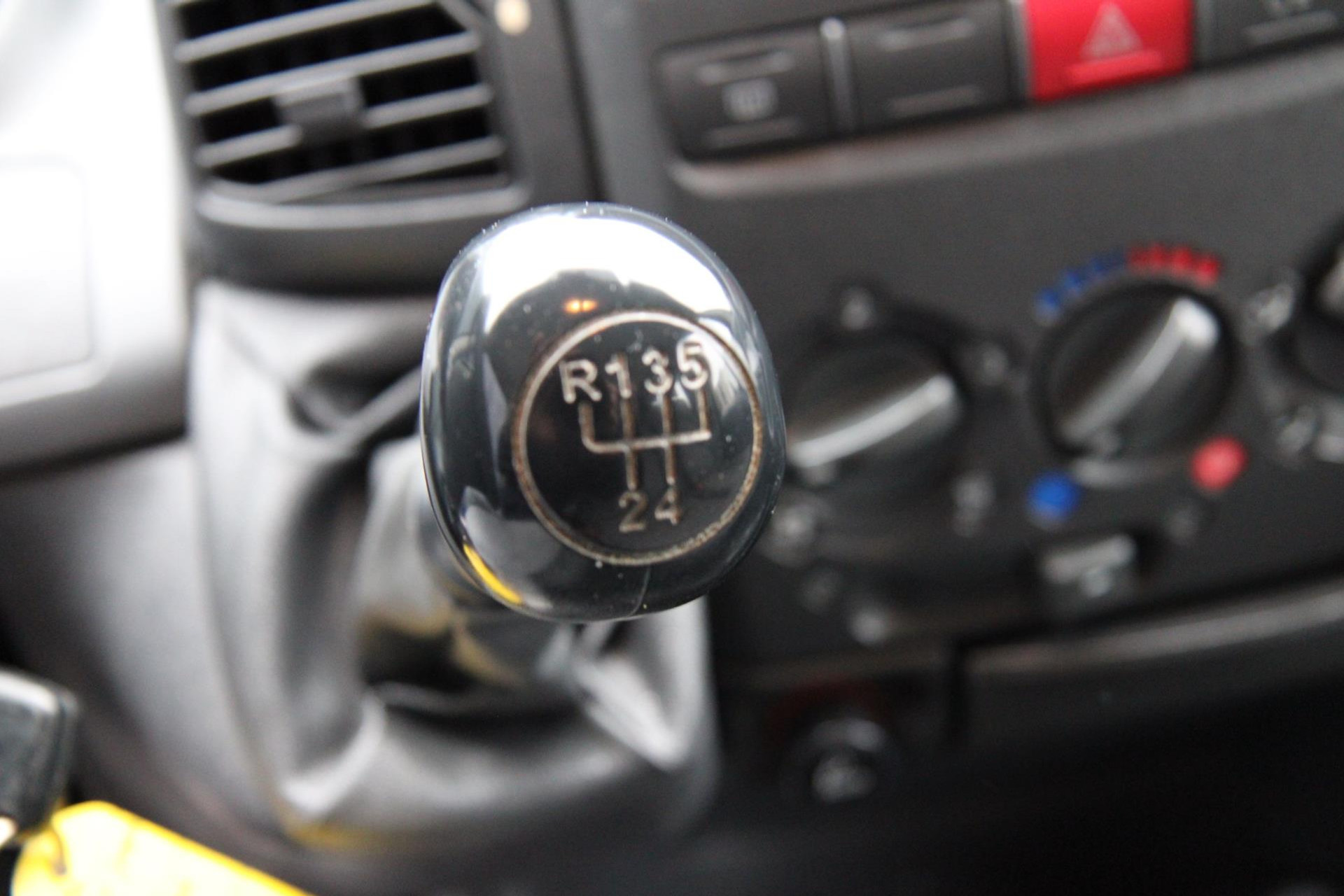 42974676-15.jpg