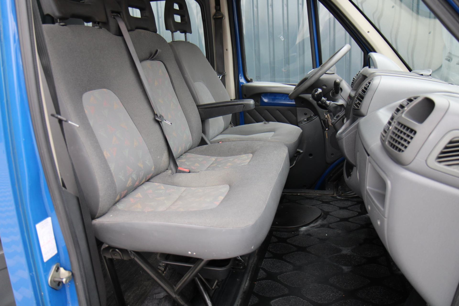 42974676-38.jpg
