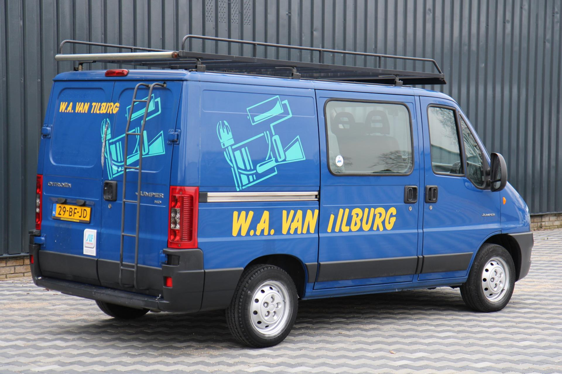 42974676-6.jpg