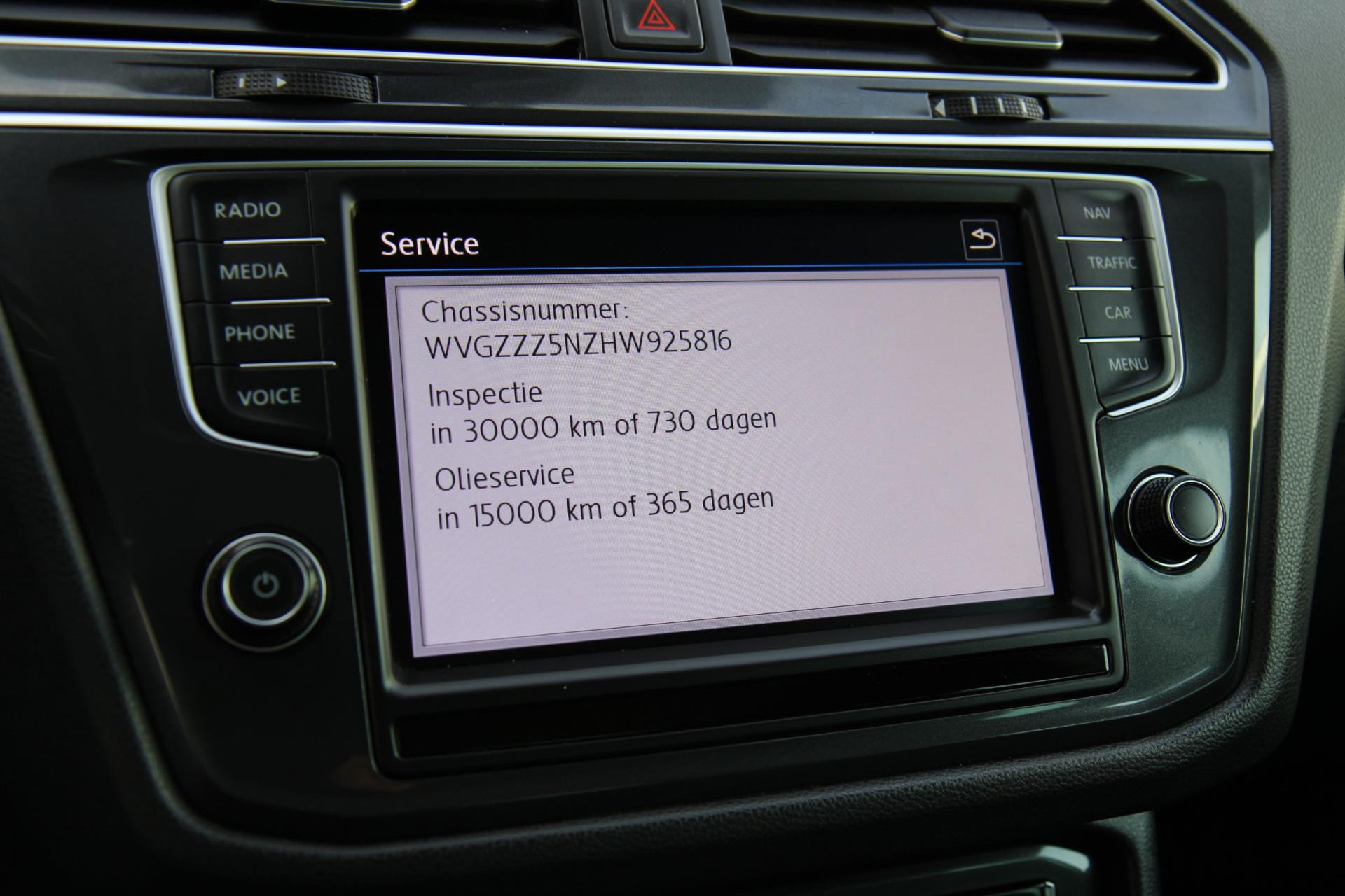 43043552-24.jpg
