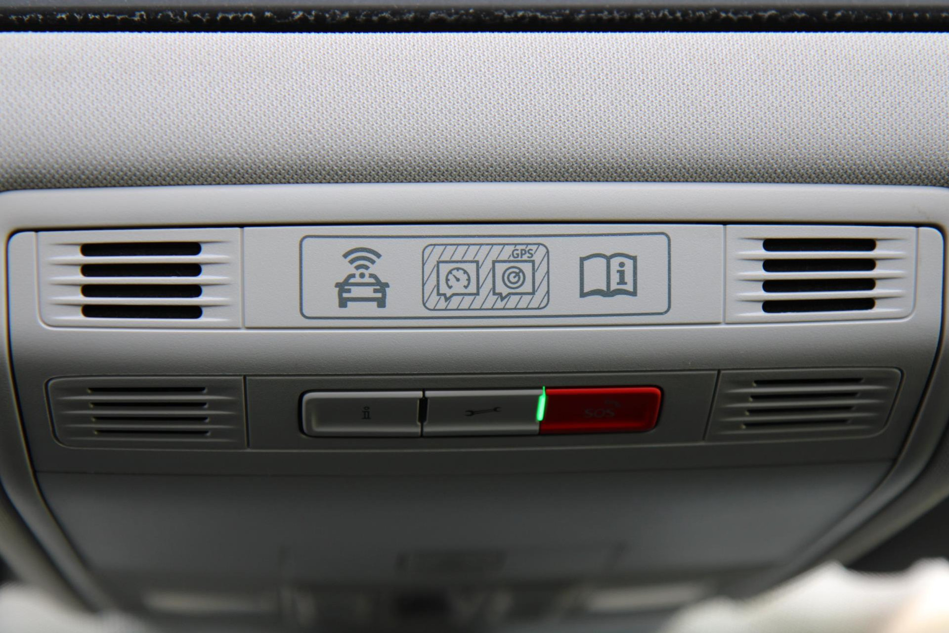 43043552-77.jpg