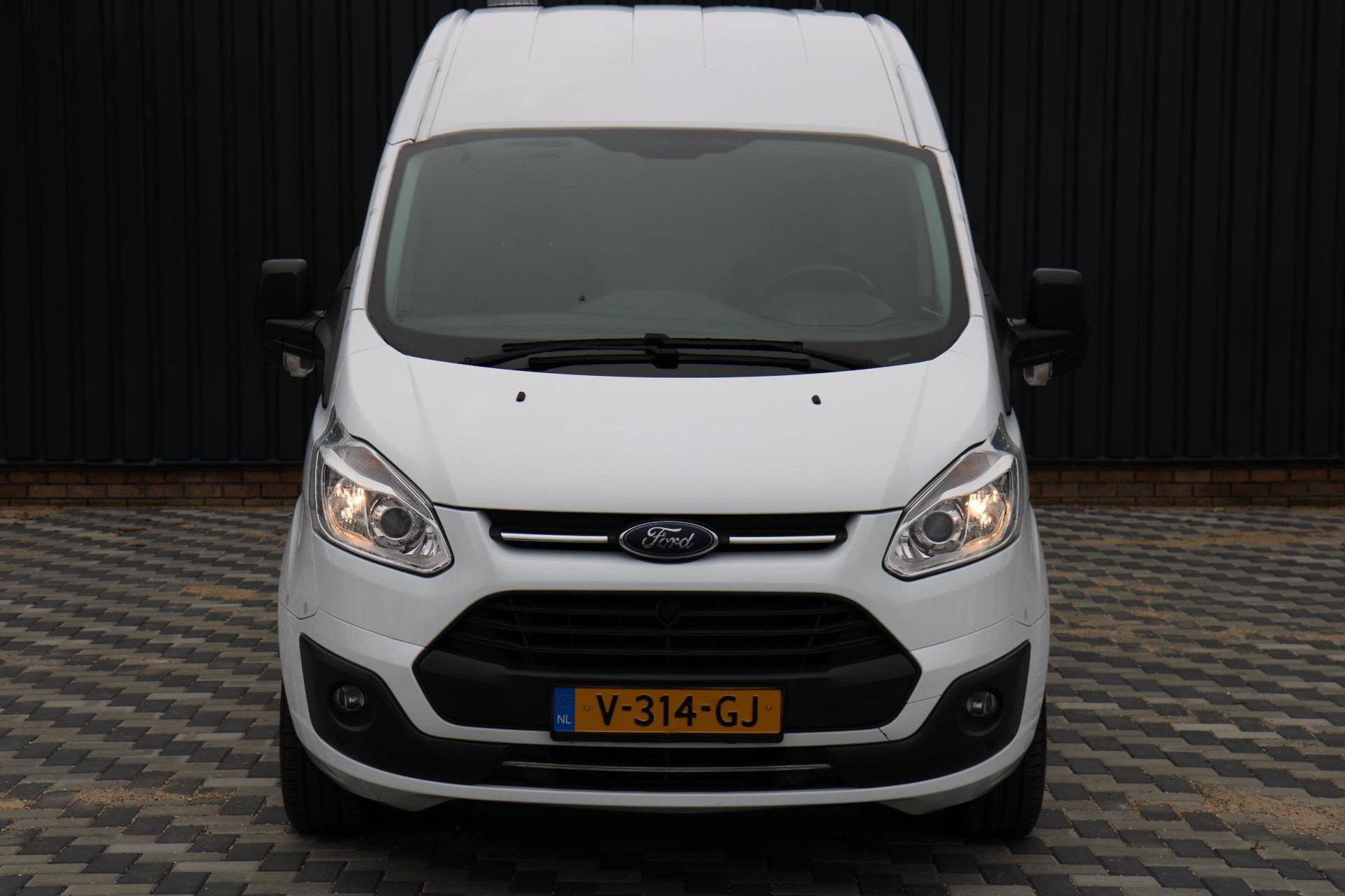 43140860-54.jpg