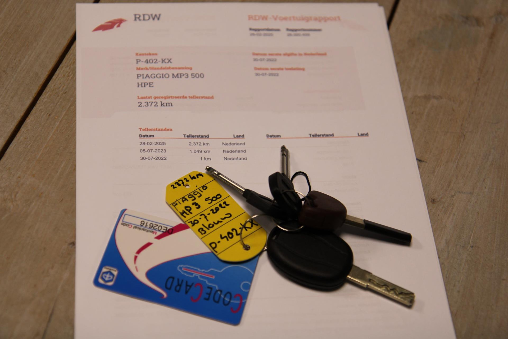 43276888-7.jpg