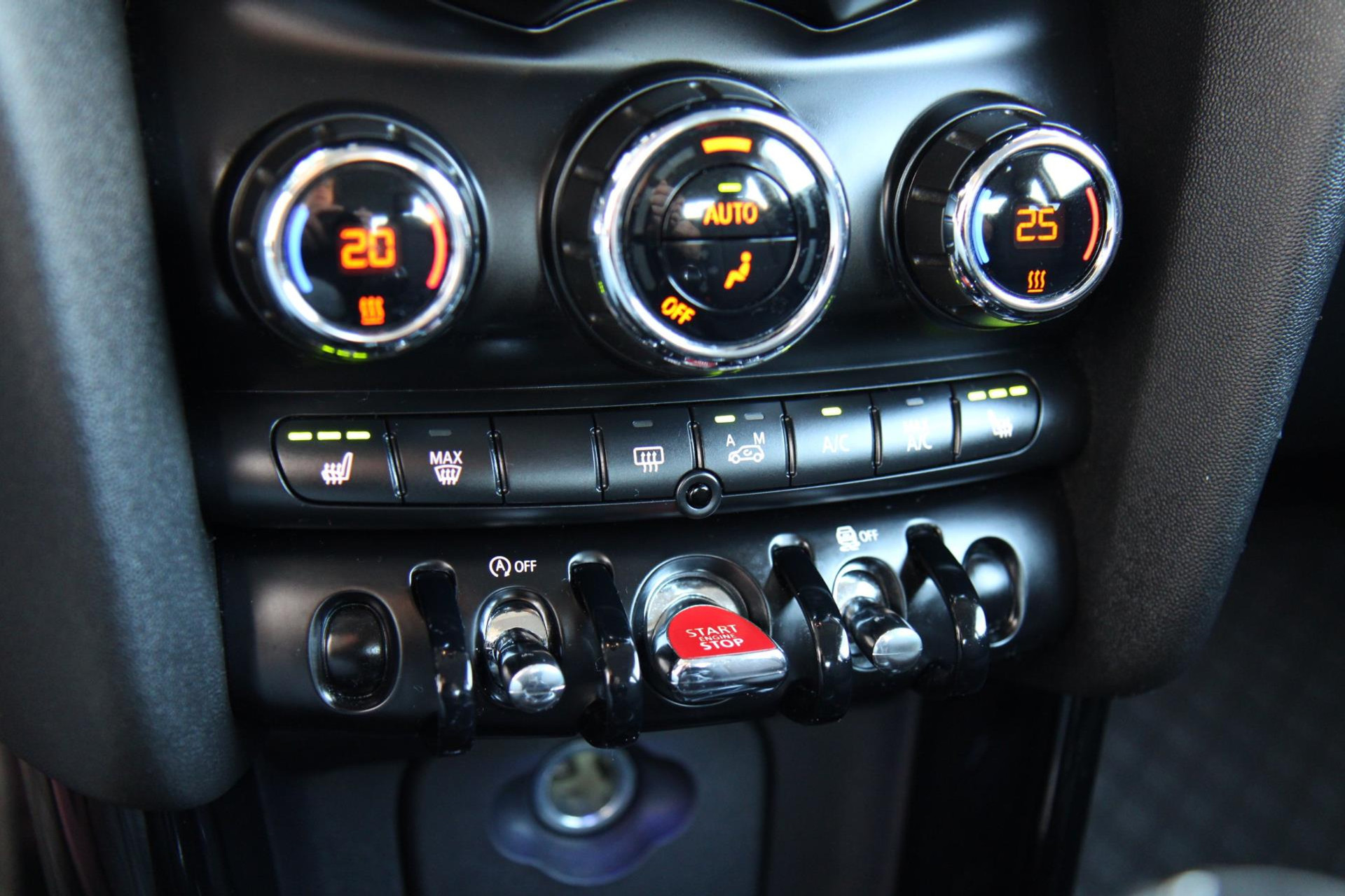 43412259-24.jpg