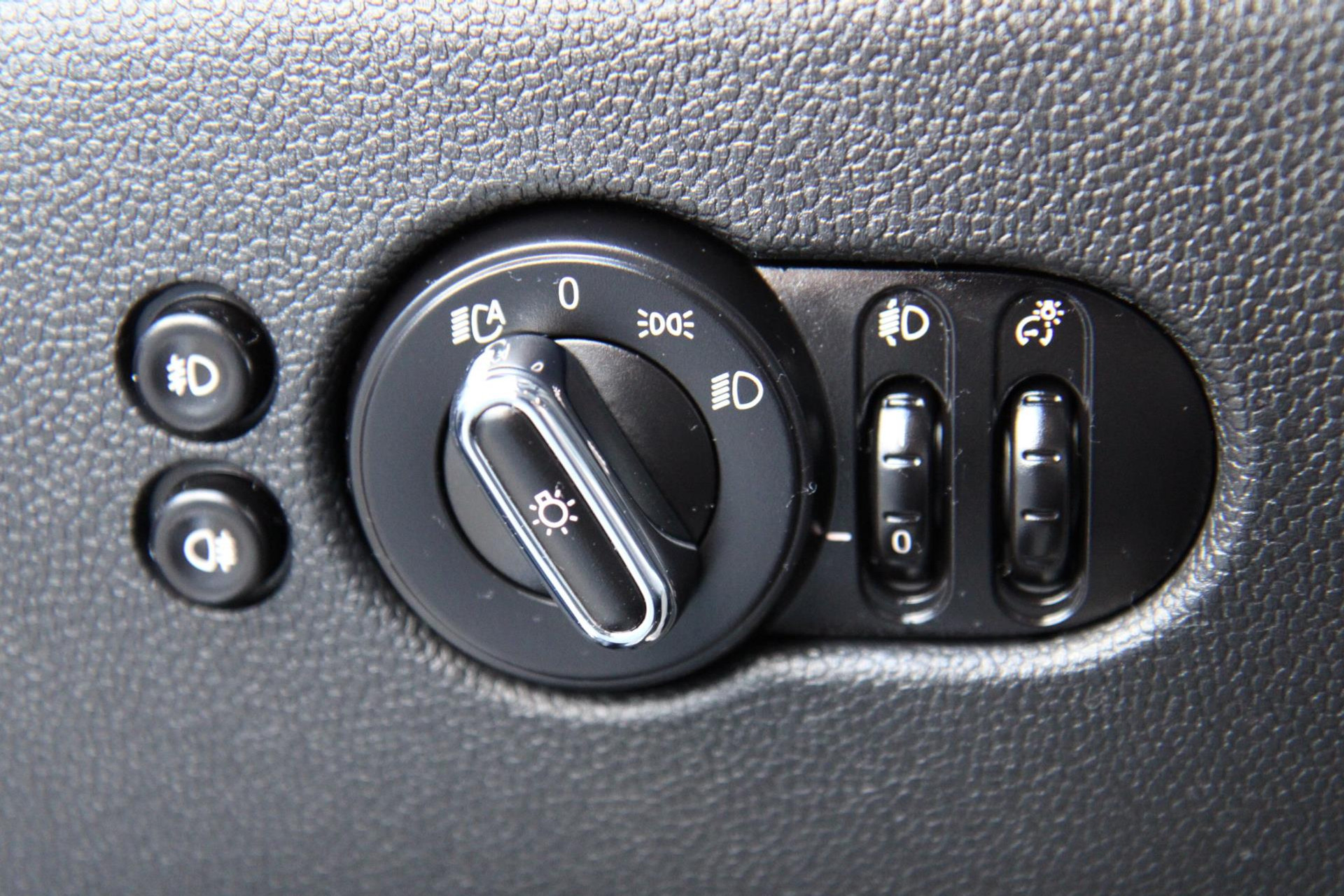 43412259-30.jpg