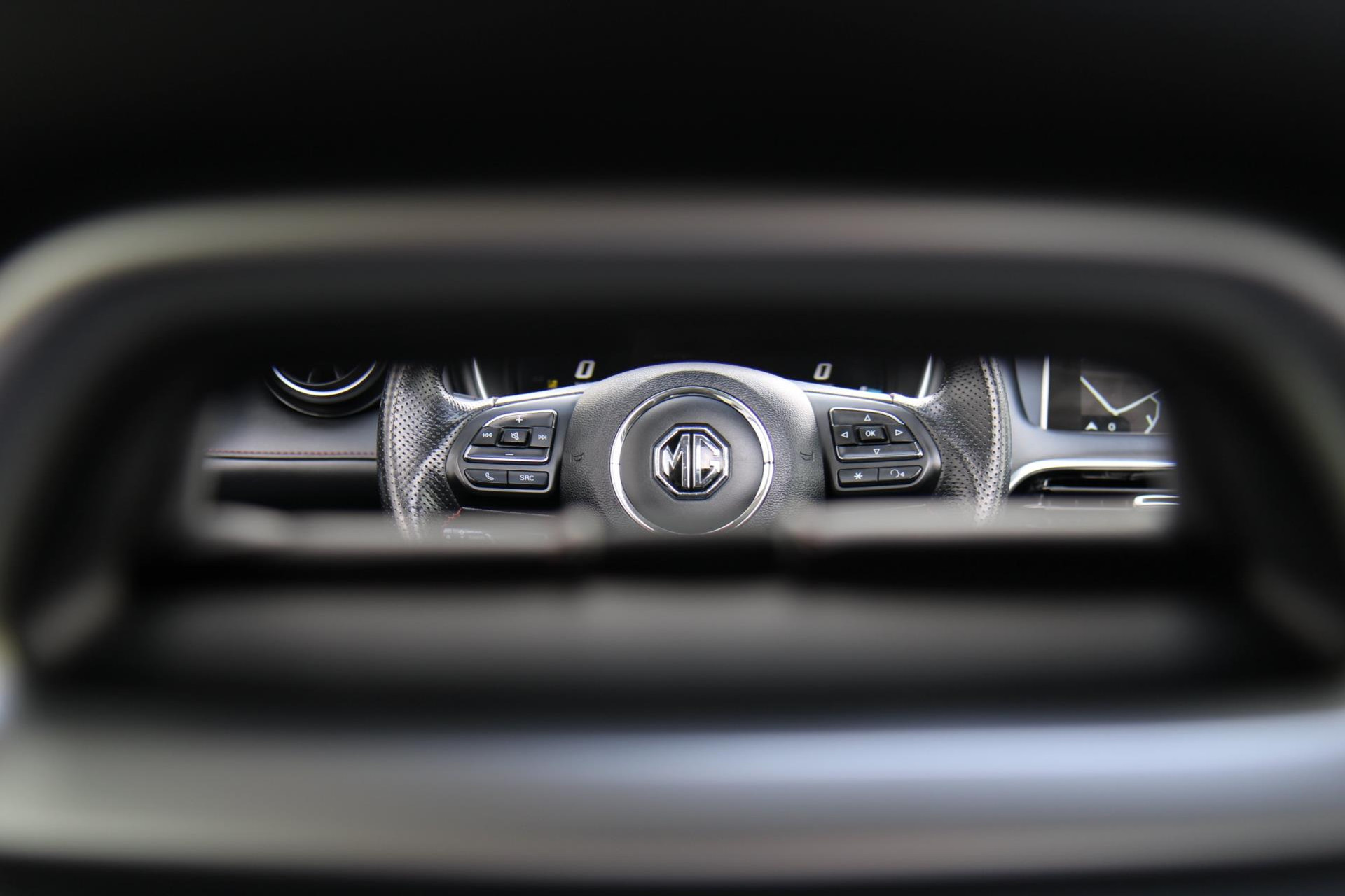 43697297-20.jpg