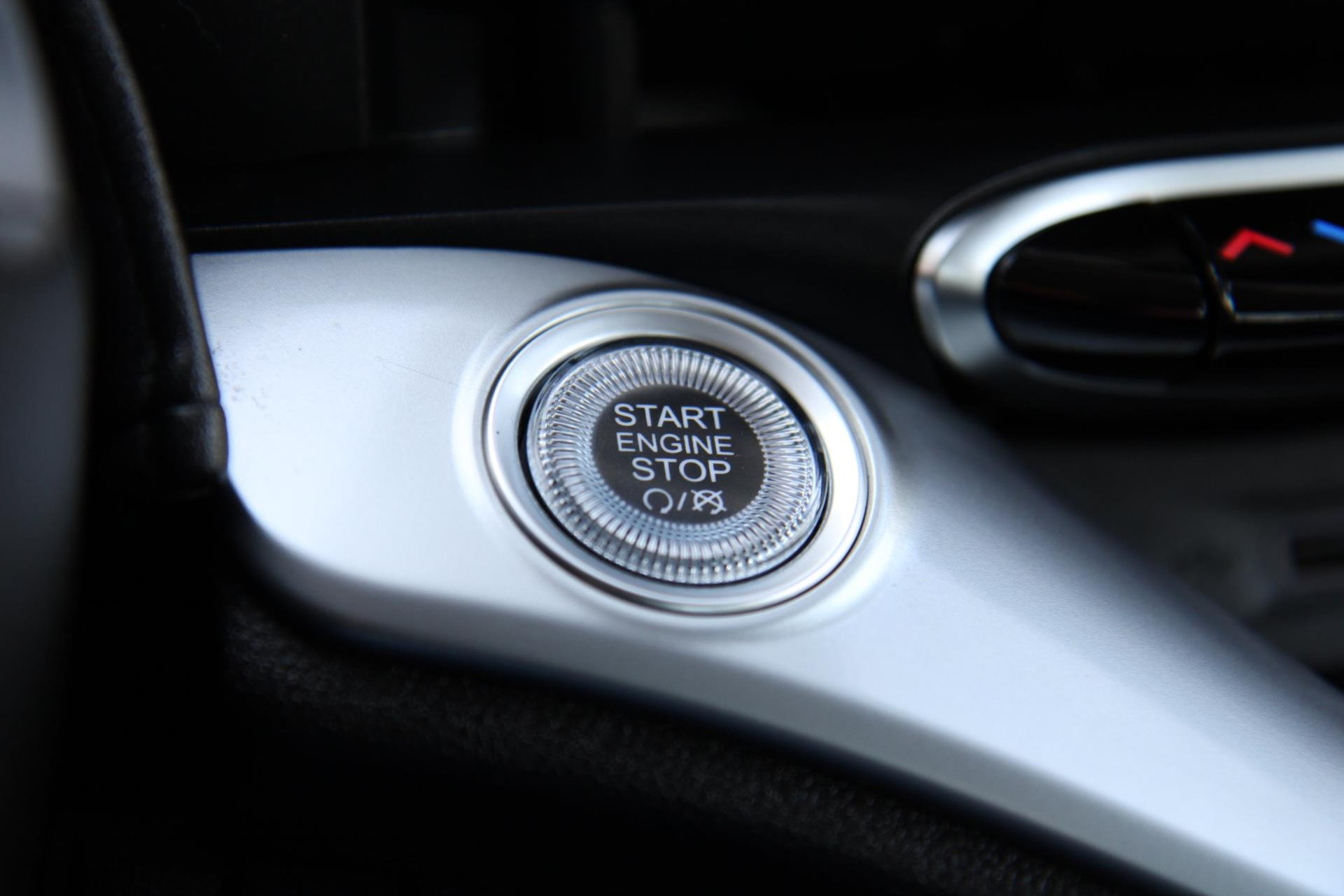 43720210-13.jpg