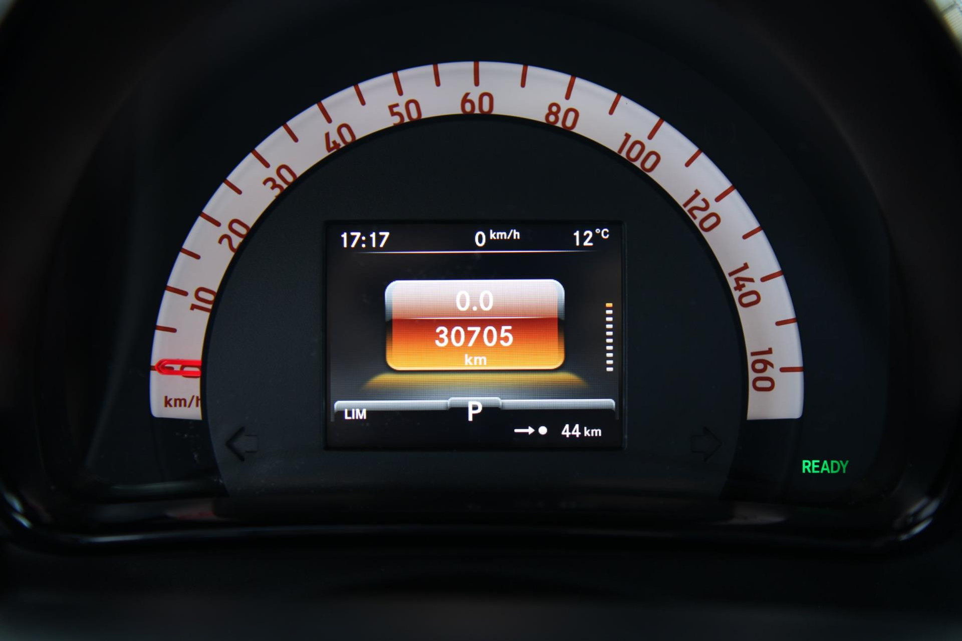 43723108-12.jpg