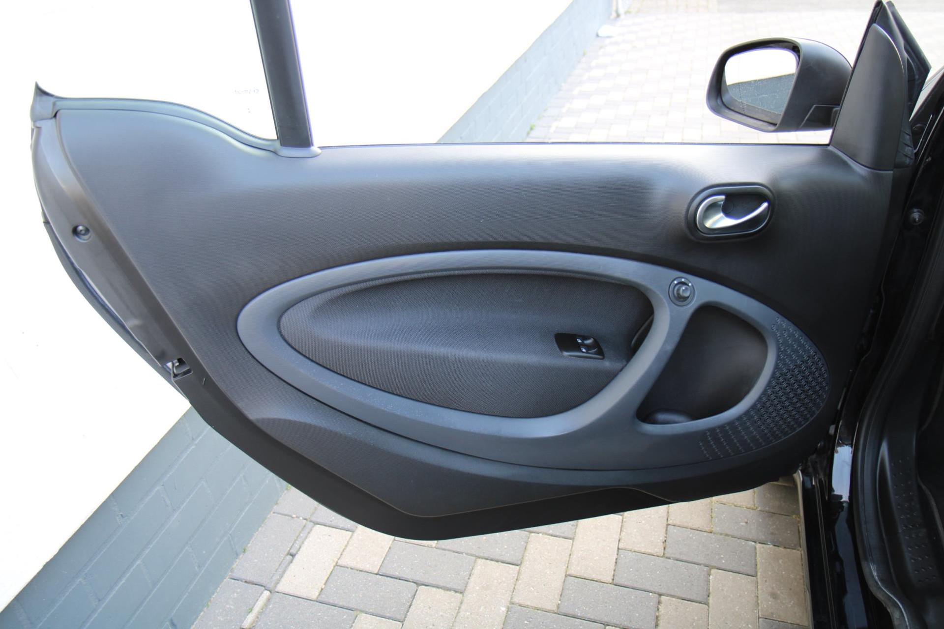 43723108-60.jpg
