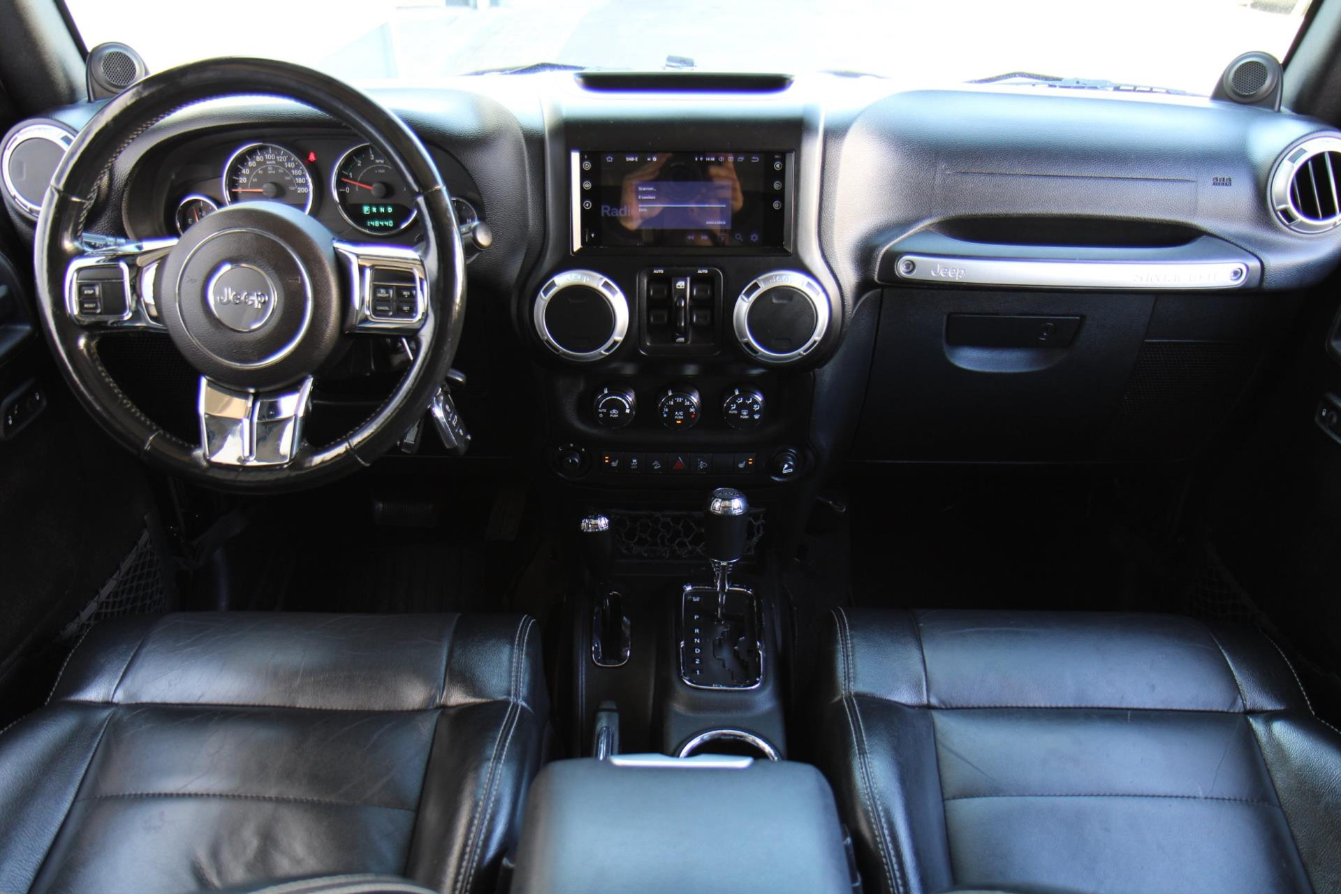 43911358-16.jpg
