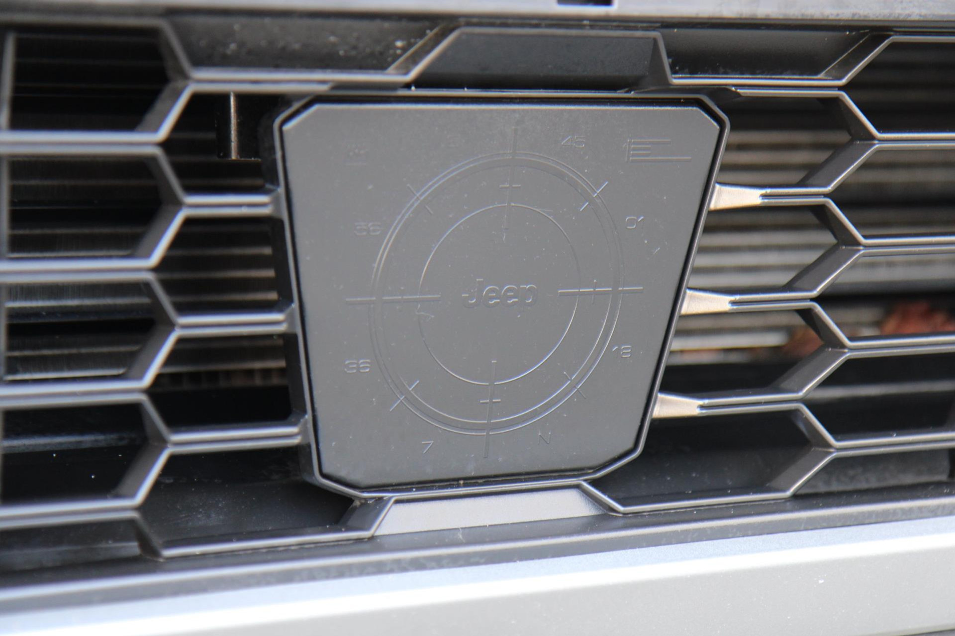 43937210-50.jpg