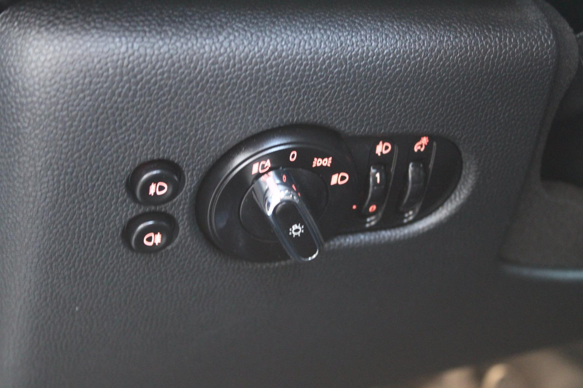43979035-14.jpg