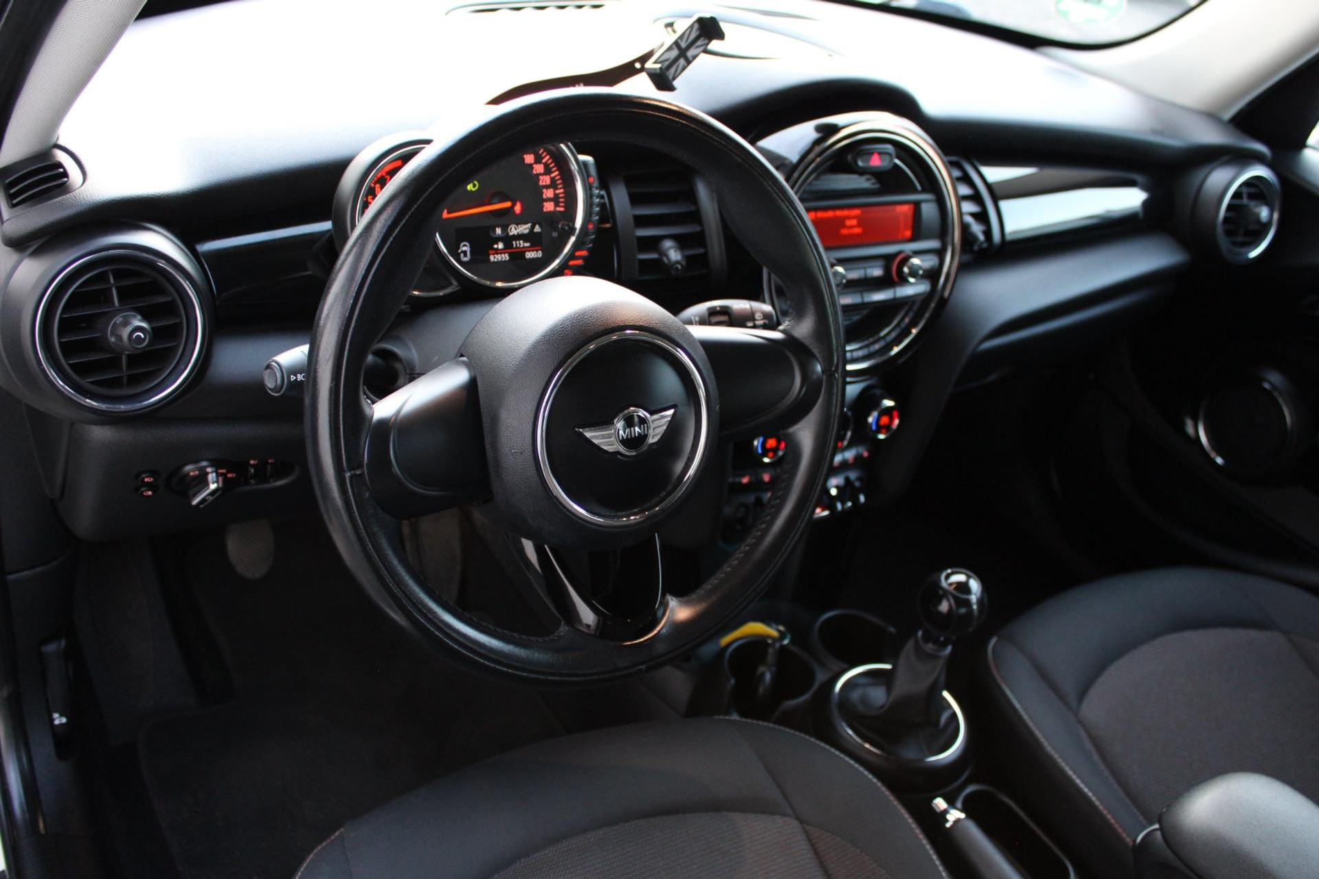 43979035-19.jpg