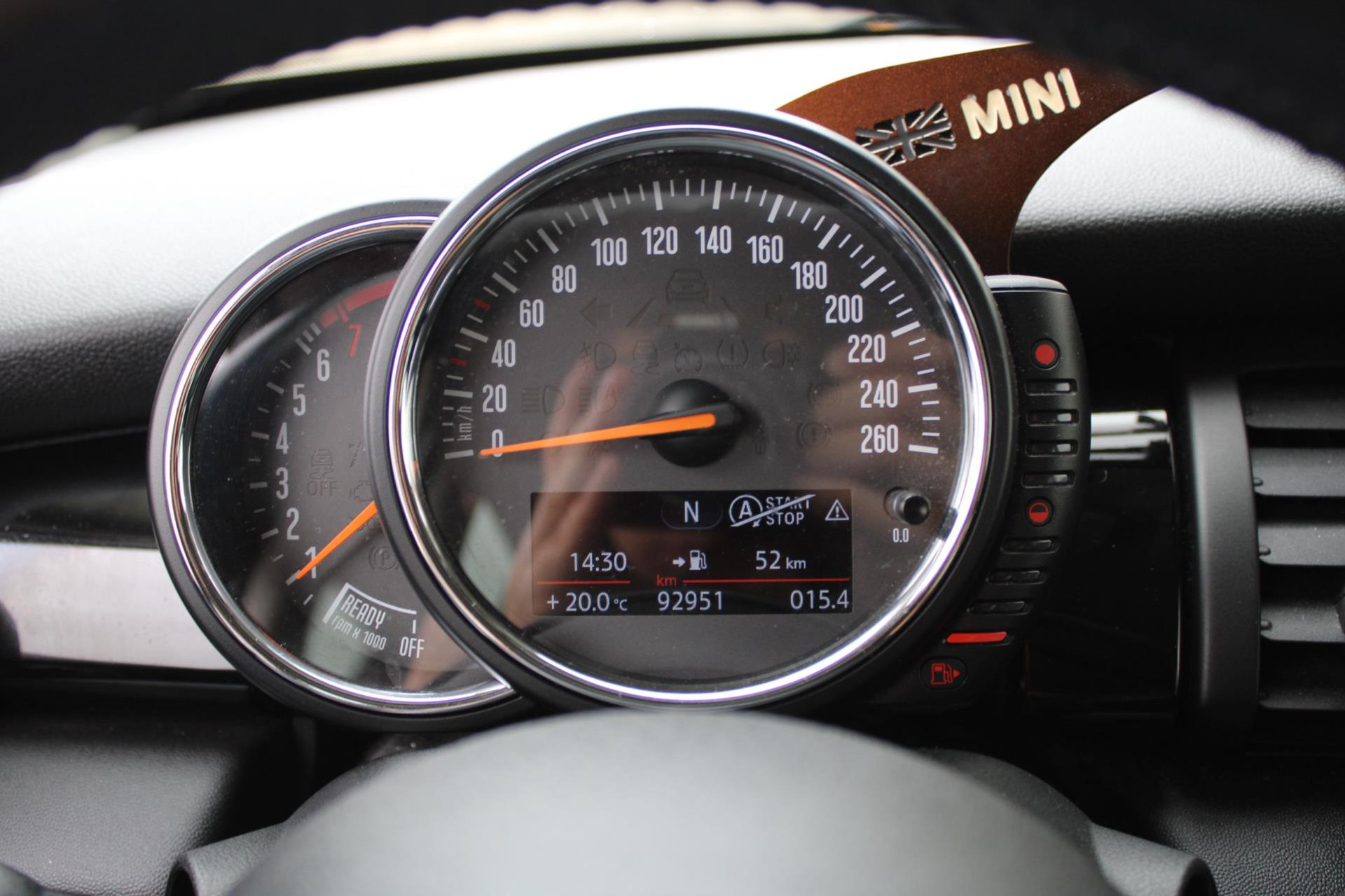 43979035-22.jpg