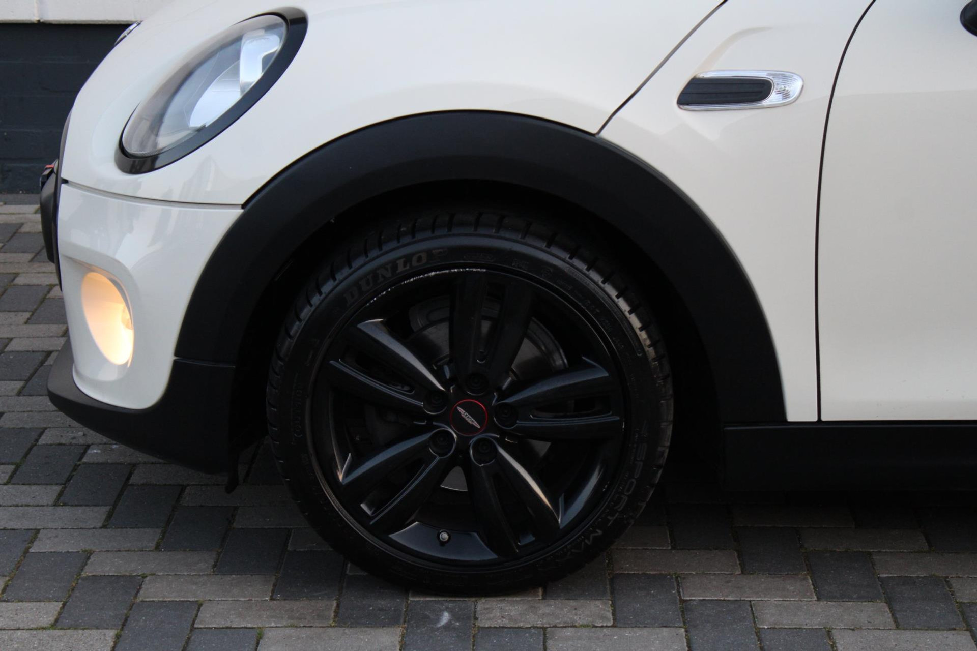 43979035-37.jpg