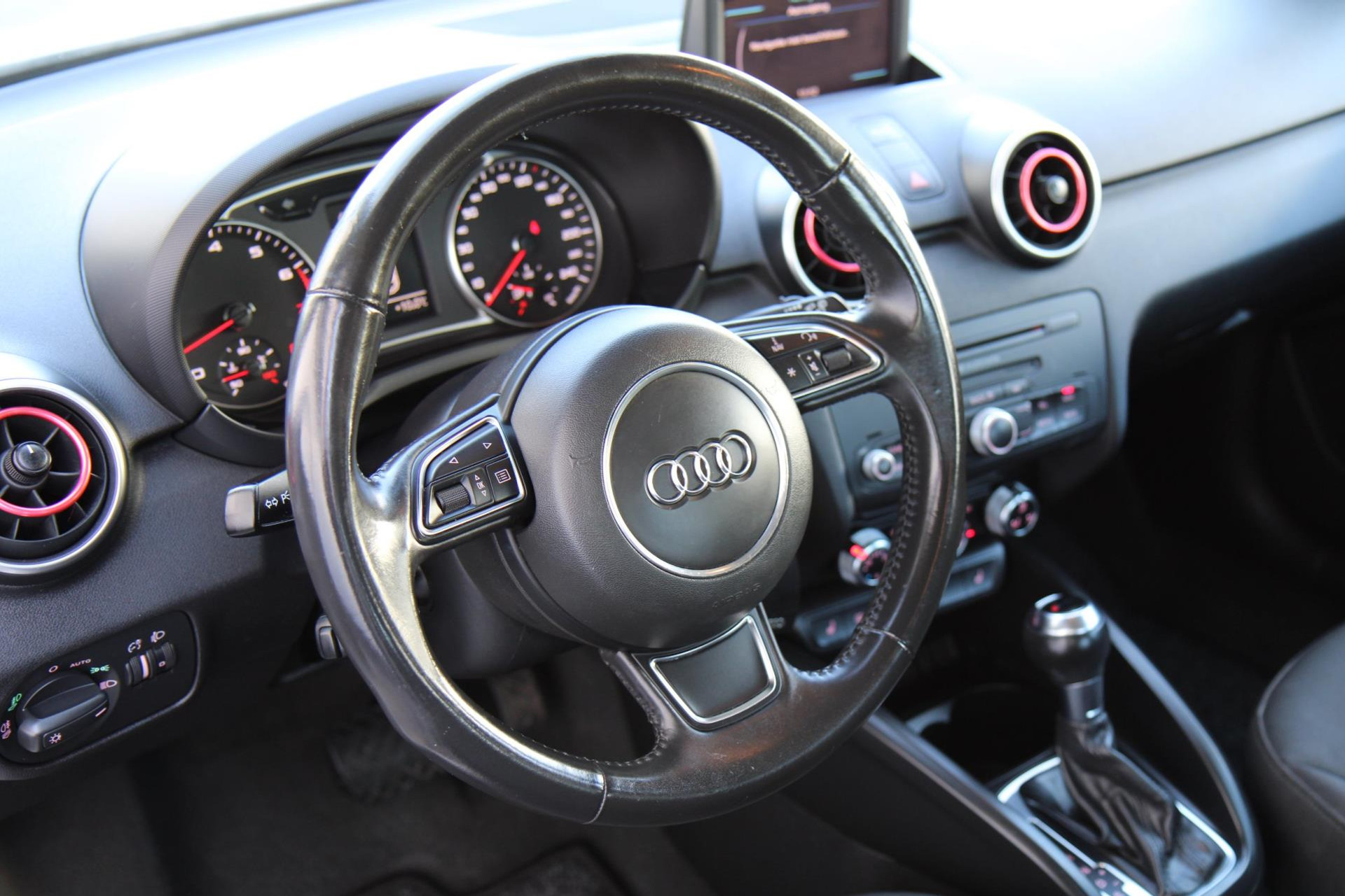43984887-7.jpg