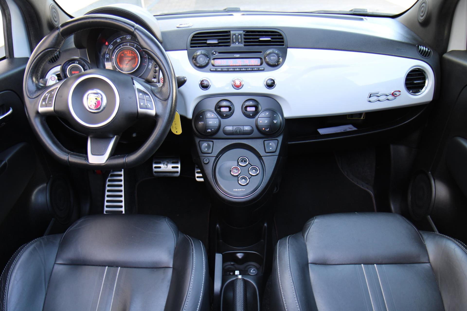 43984930-12.jpg