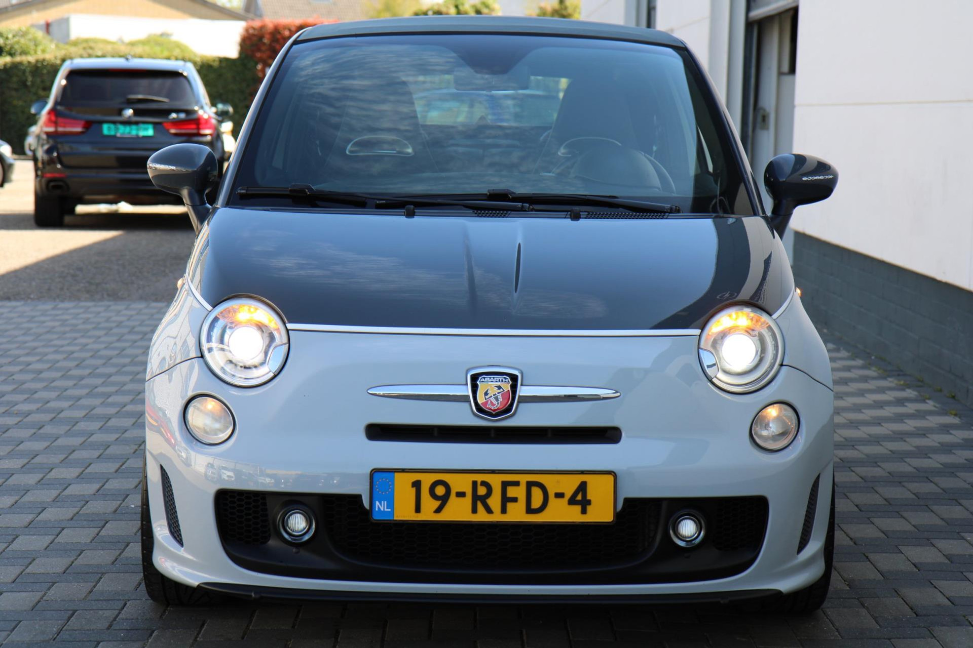 43984930-23.jpg