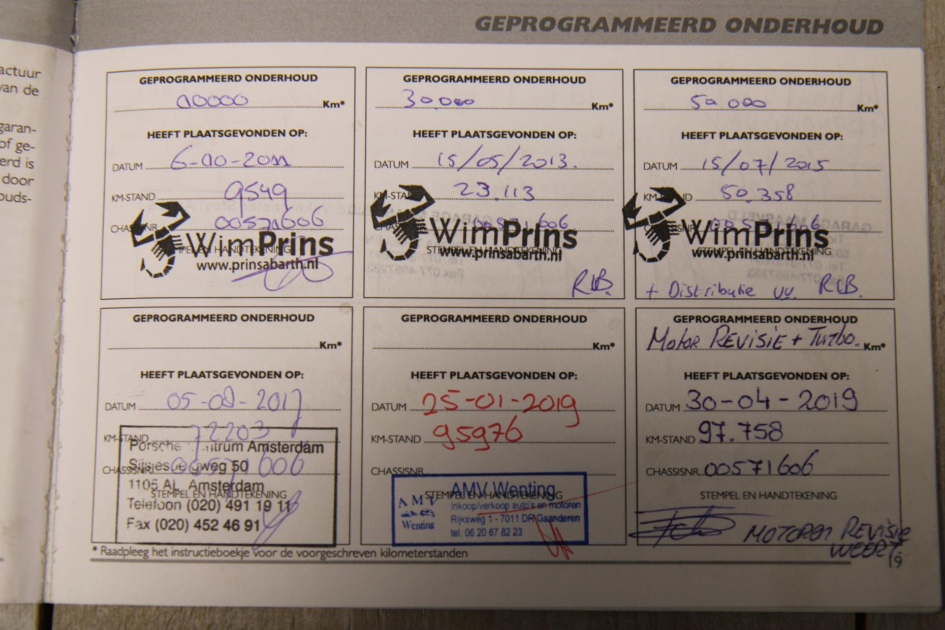 43984930-28.jpg