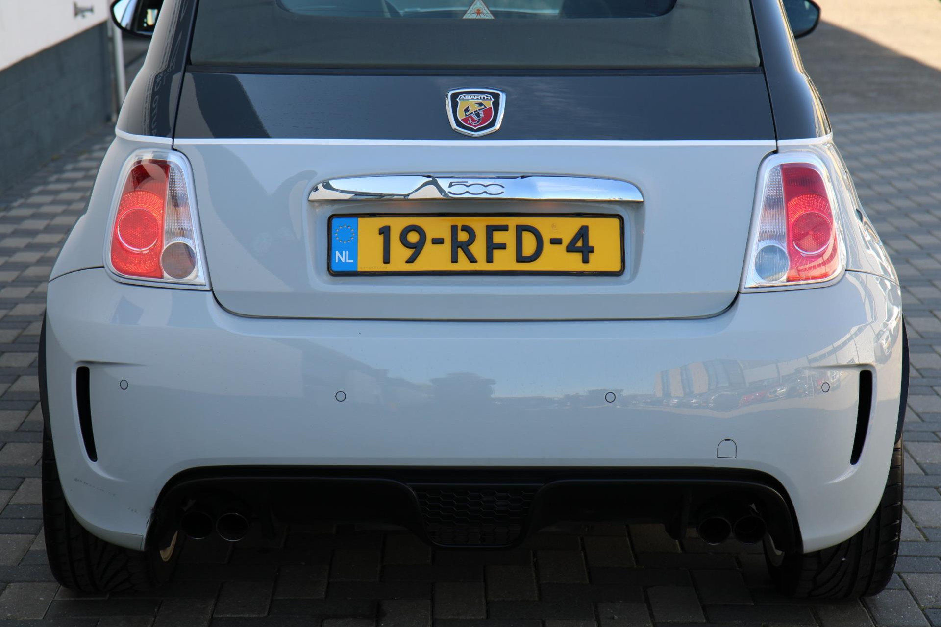 43984930-36.jpg