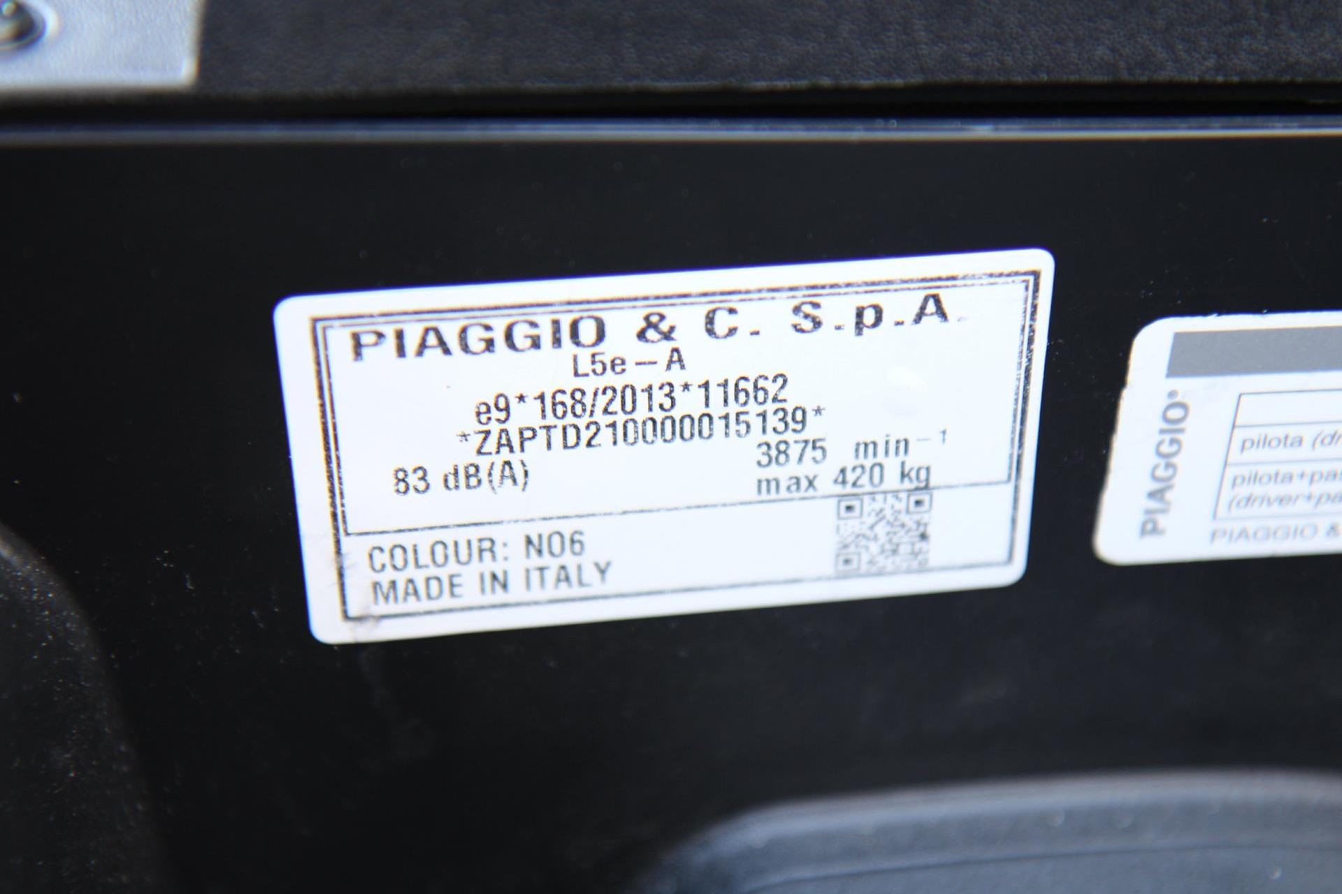 44261077-29.jpg