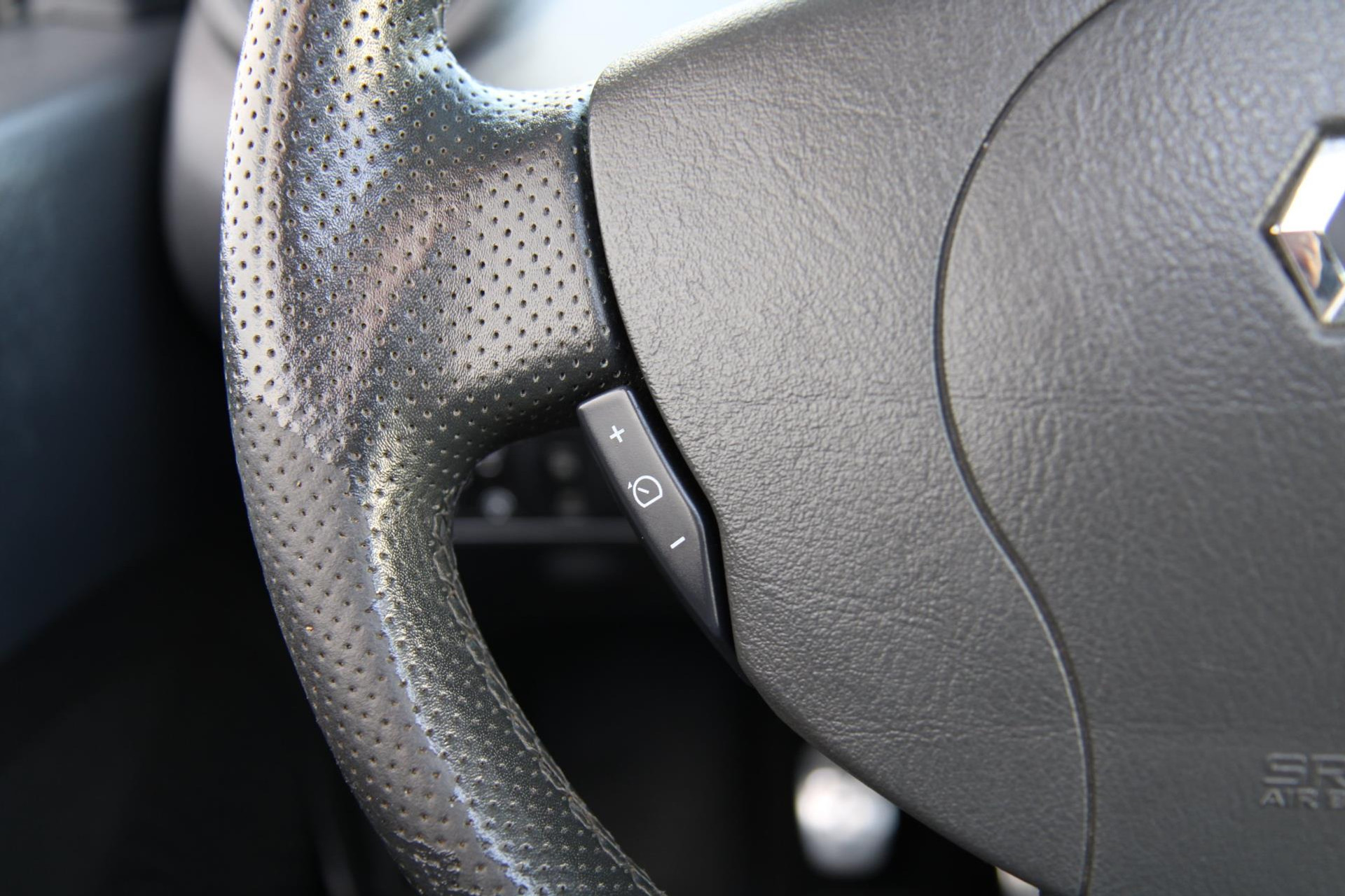 44270209-15.jpg
