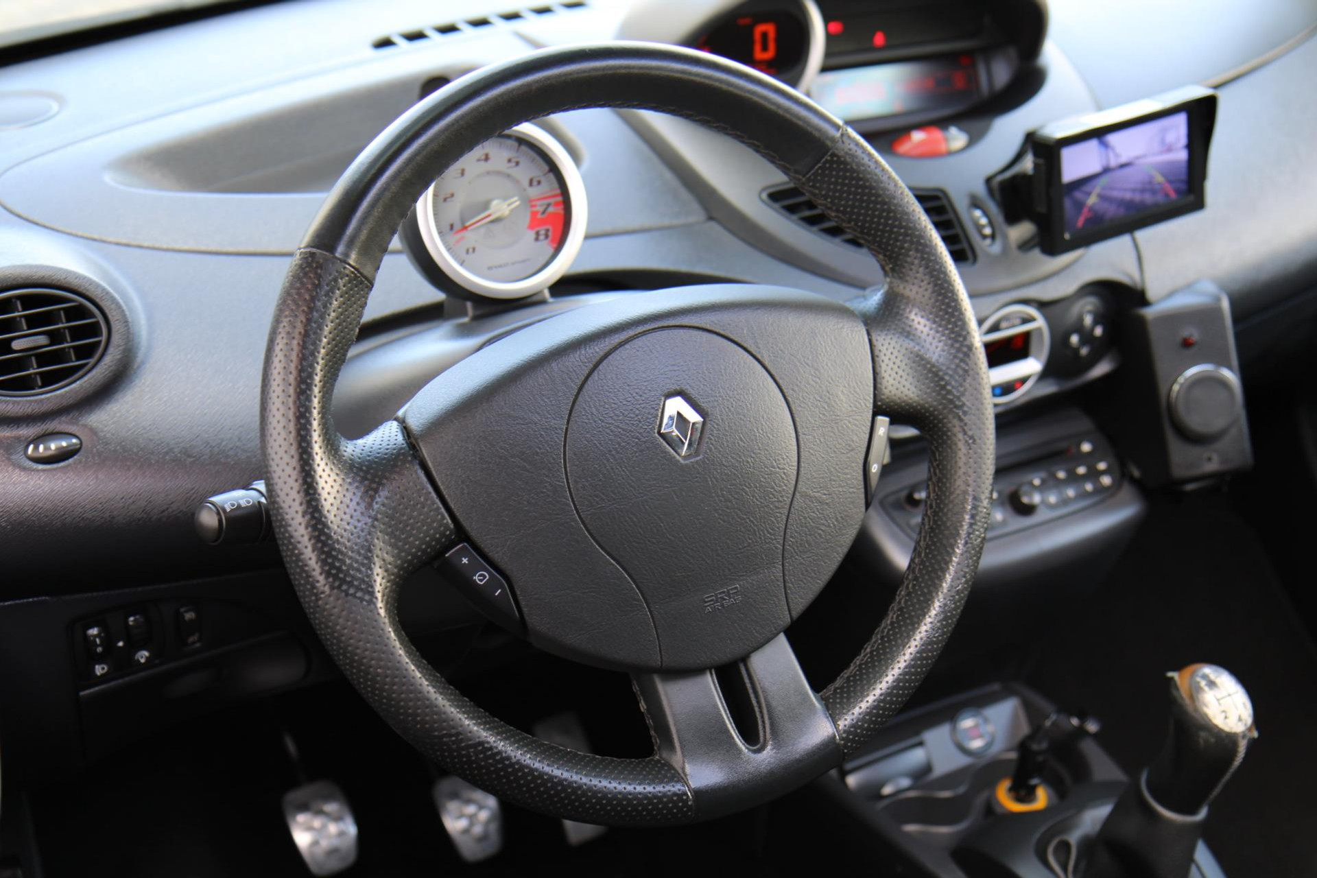 44270209-19.jpg