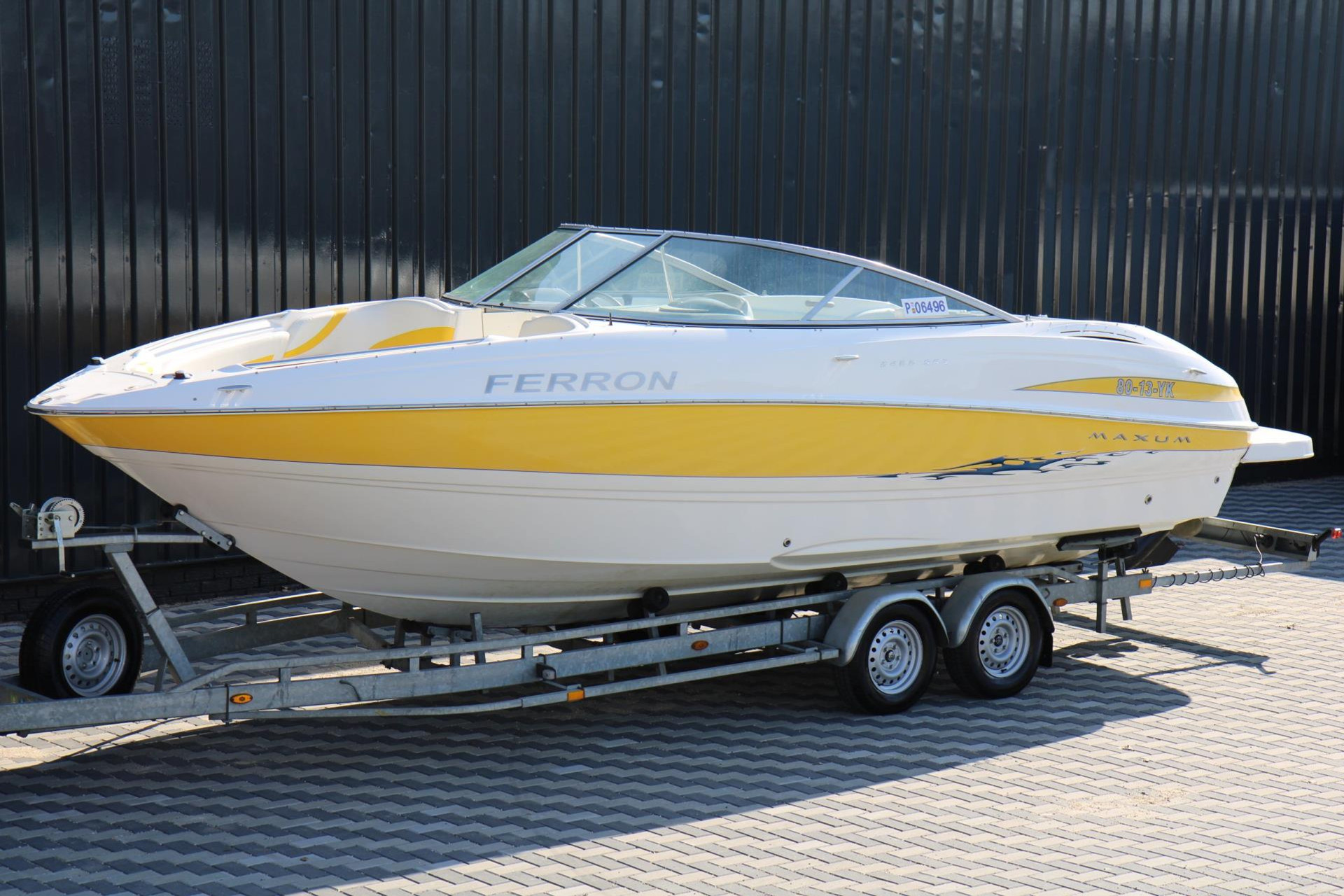 44272003-4.jpg
