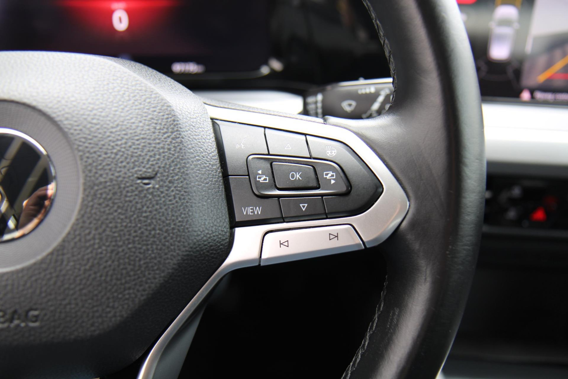 44292745-19.jpg
