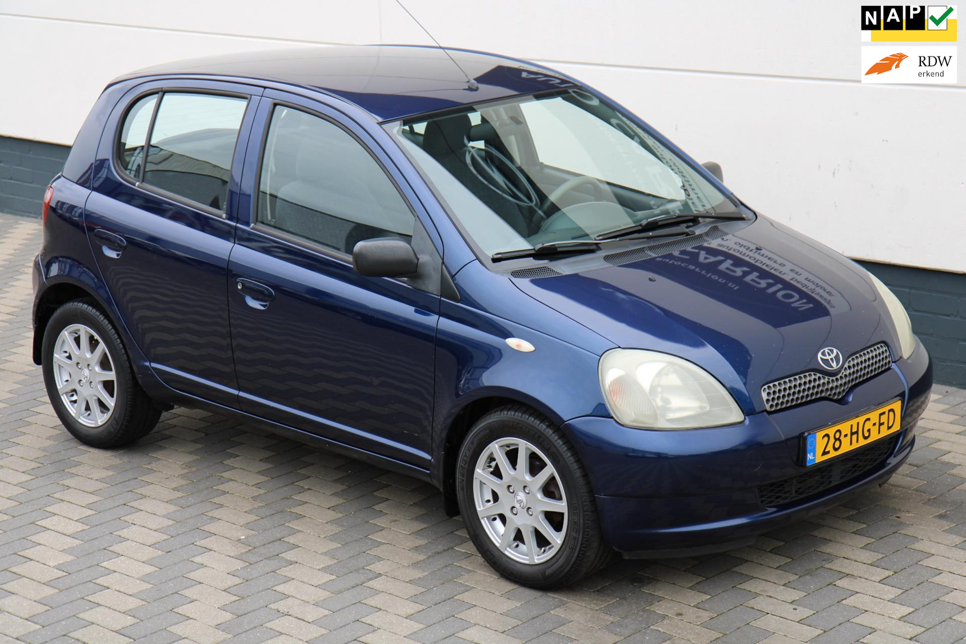 44416526-68.jpg