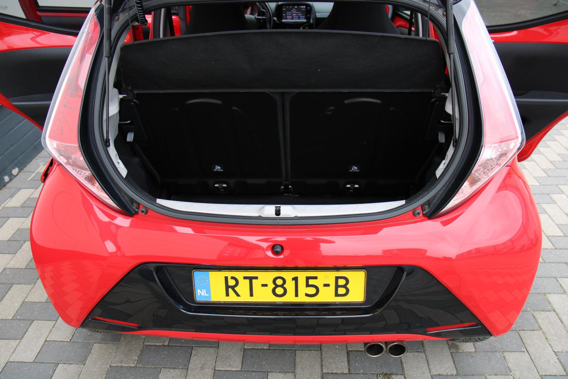 44404719-35.jpg