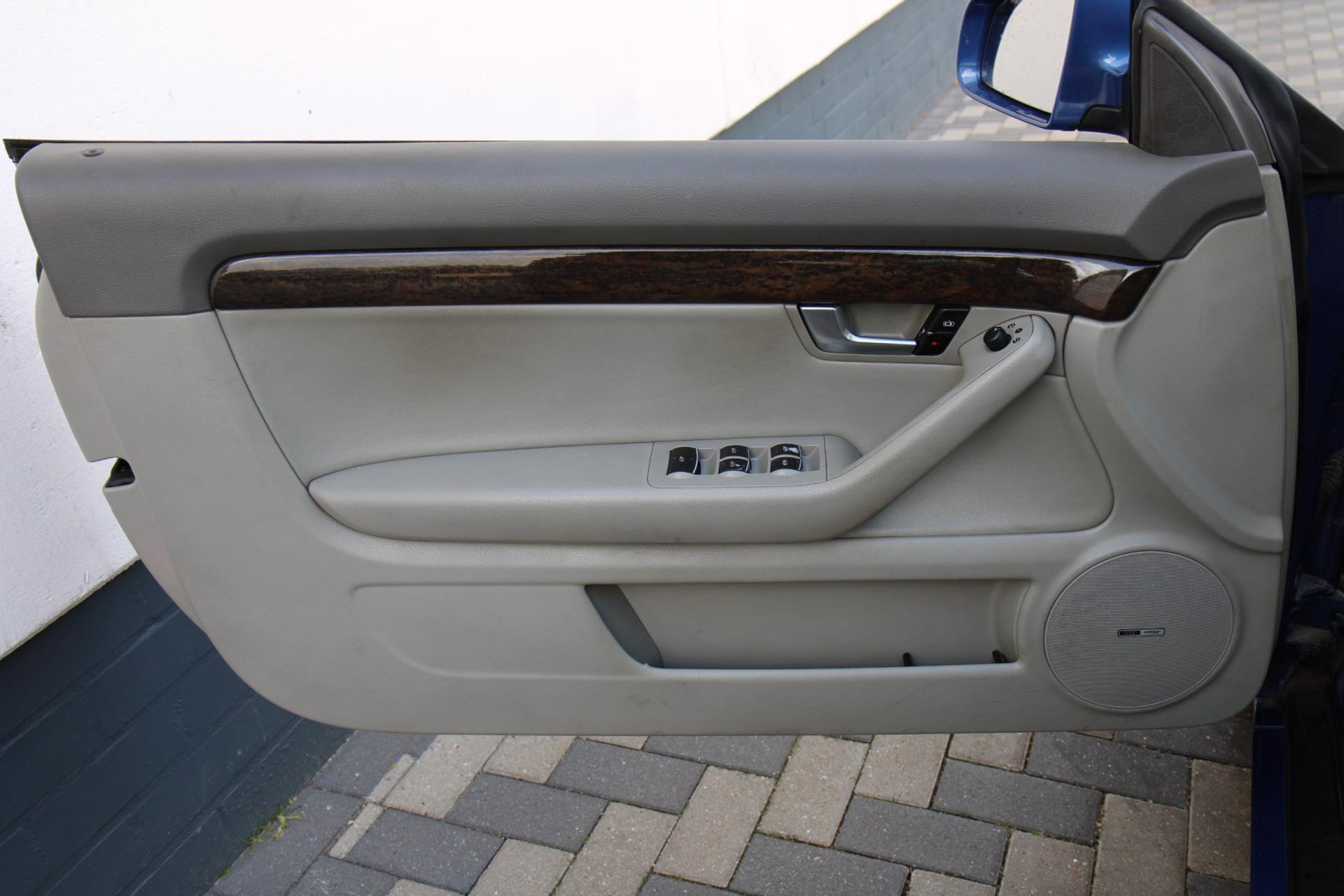 44416526-14.jpg