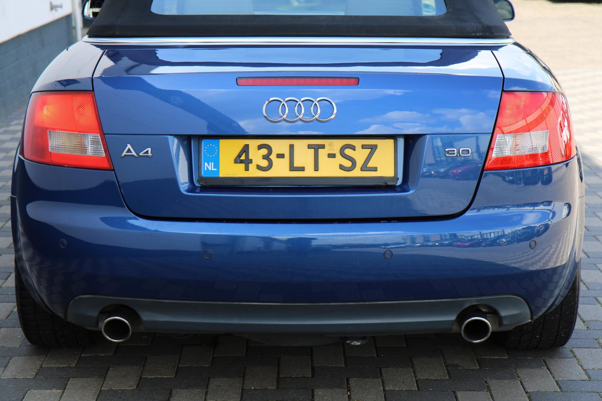 44416526-46.jpg