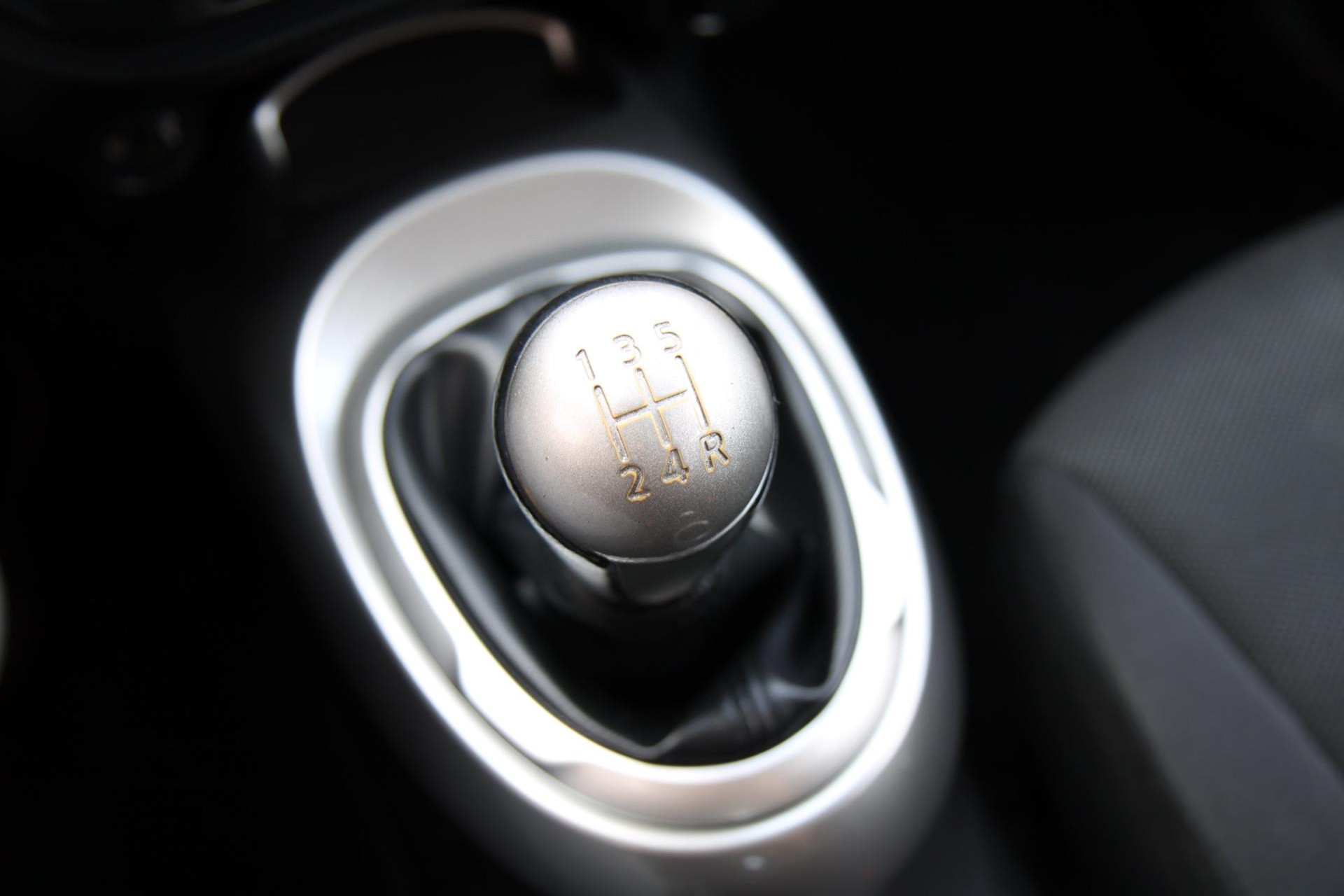 44418484-19.jpg