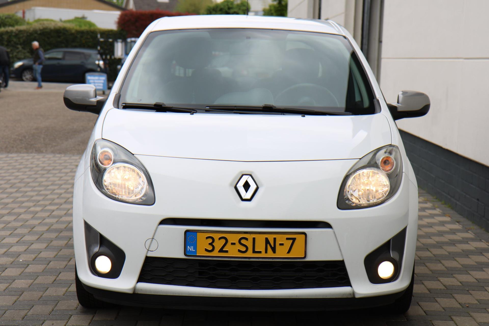 44433203-21.jpg