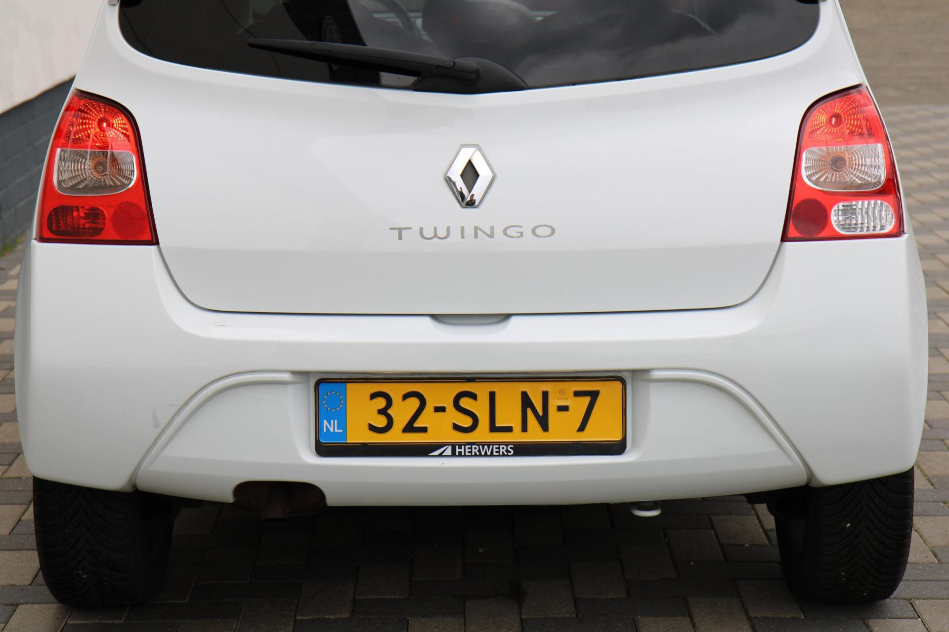 44433203-36.jpg