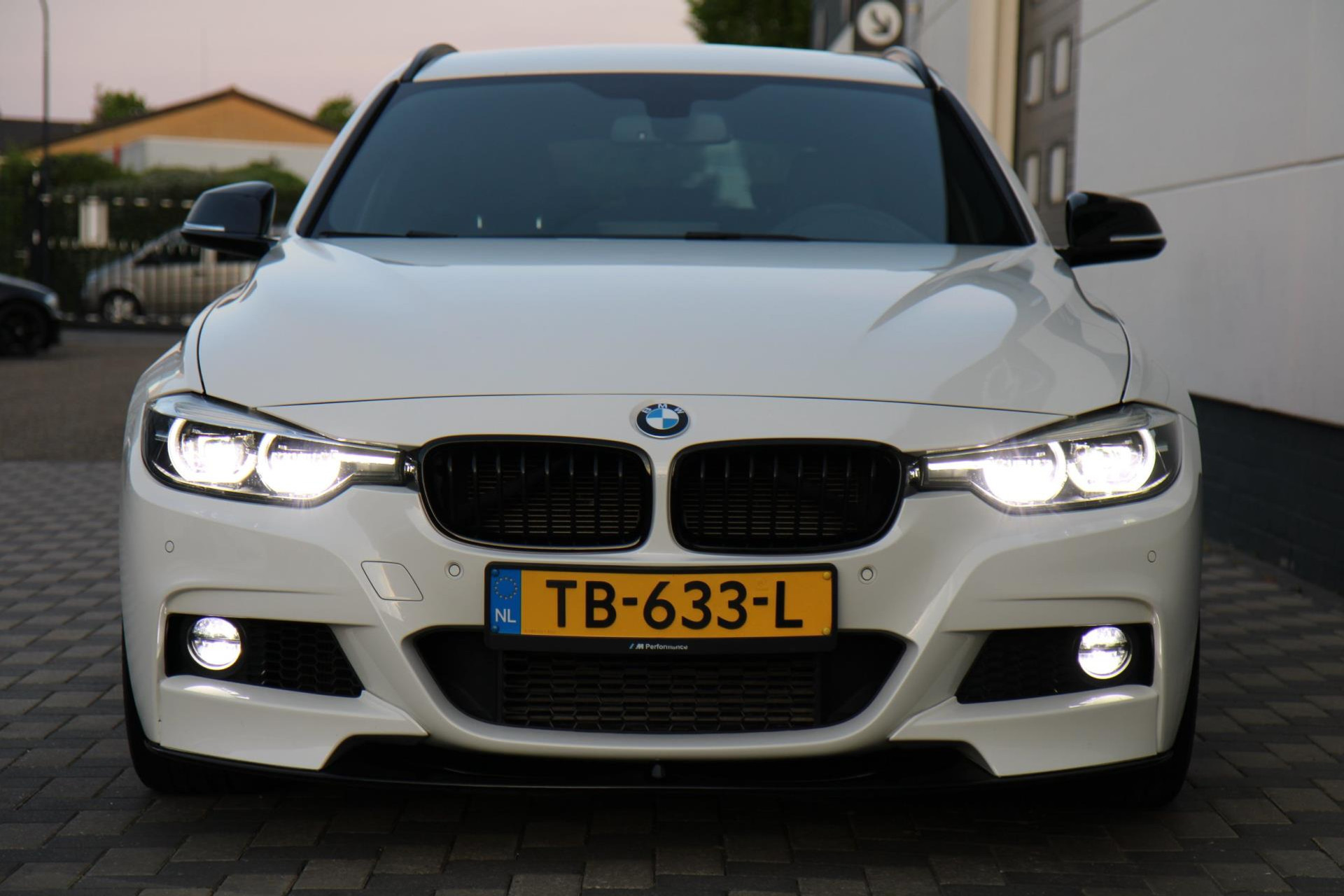 44524728-40.jpg