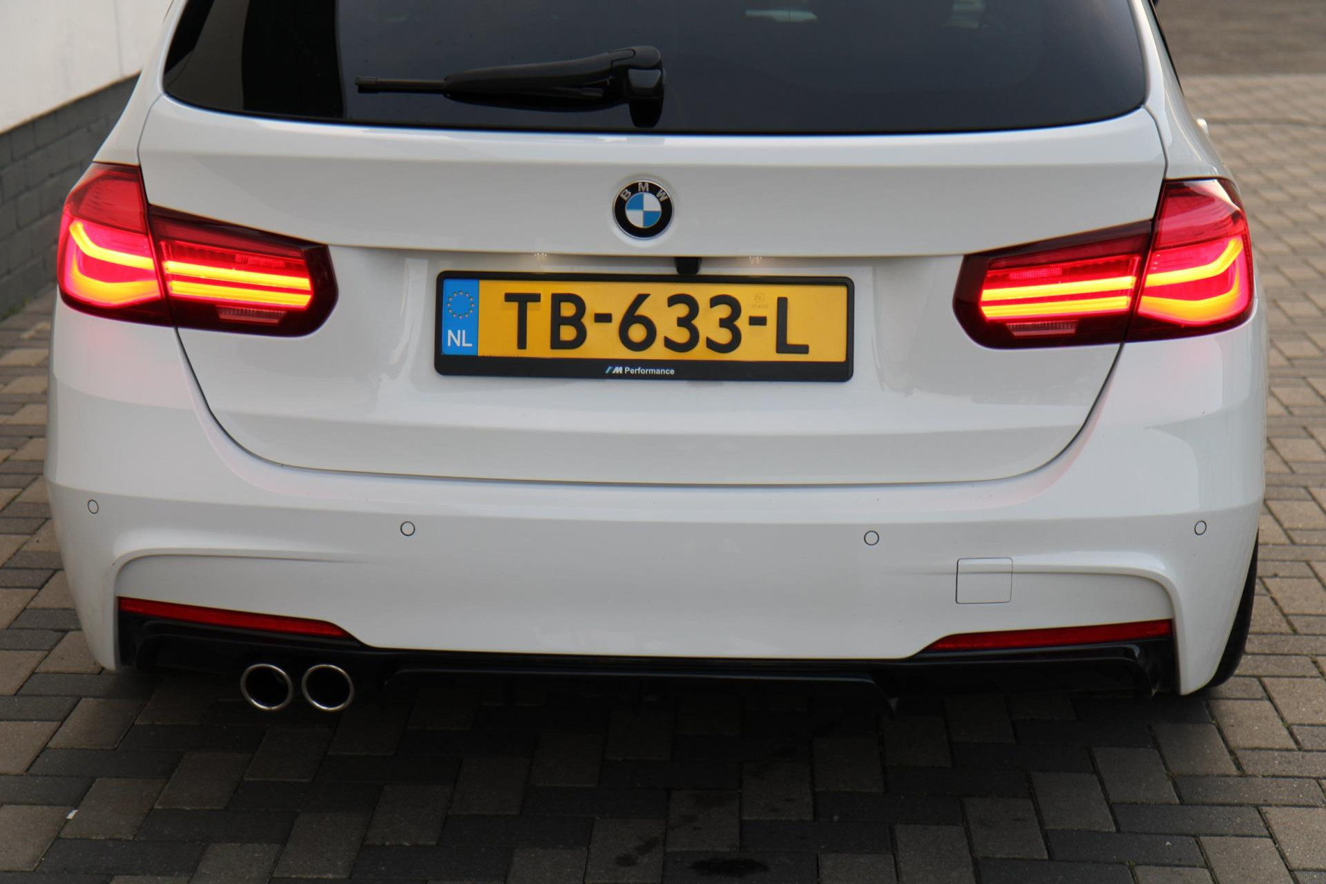 44524728-51.jpg