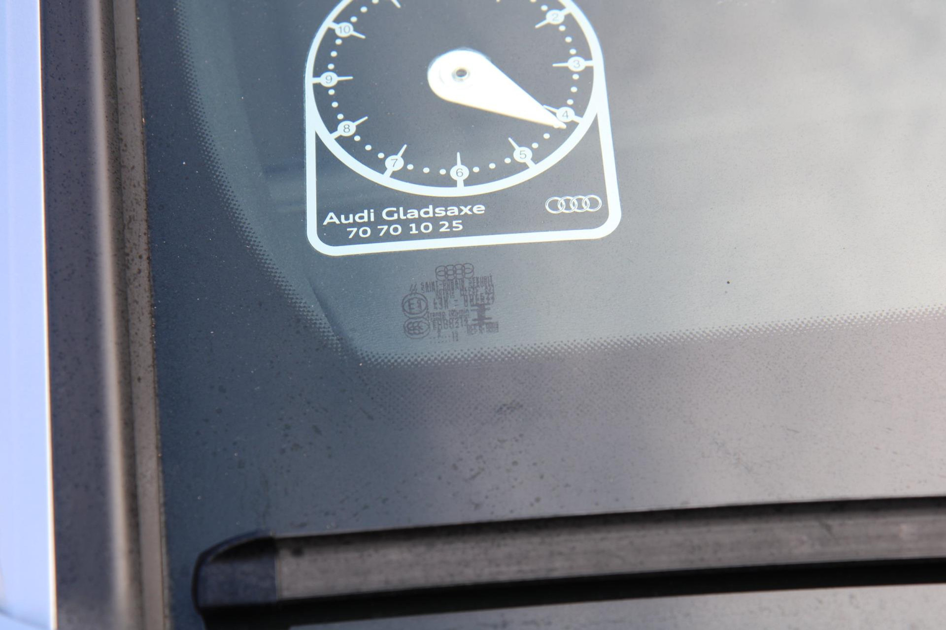 44972348-44.jpg