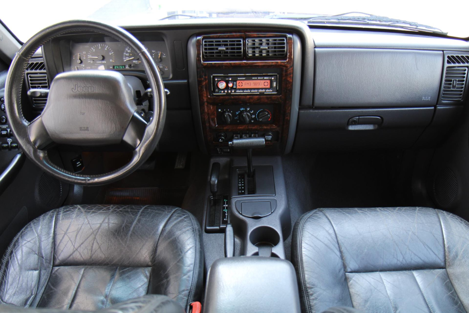 45062253-11.jpg